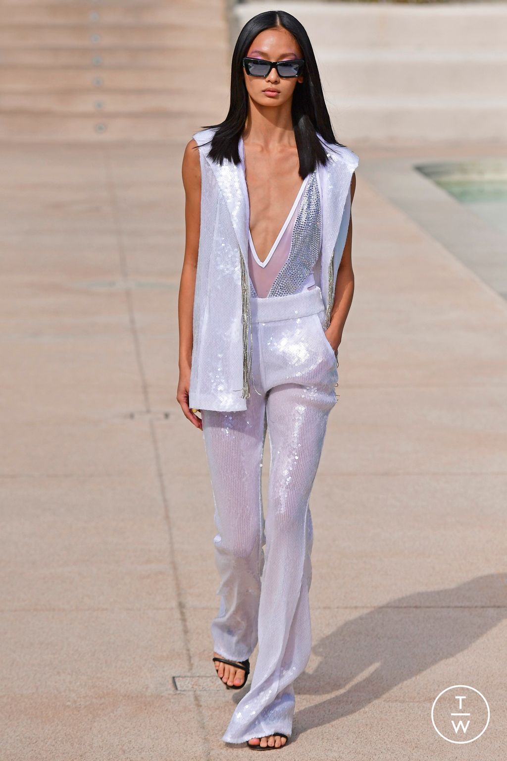 Fashion Week Milan Spring/Summer 2023 look 35 from the Genny collection 女装