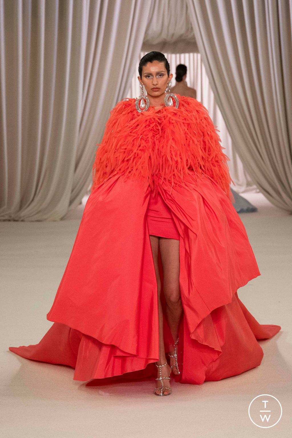 Fashion Week Paris Spring/Summer 2023 look 36 de la collection Giambattista Valli couture