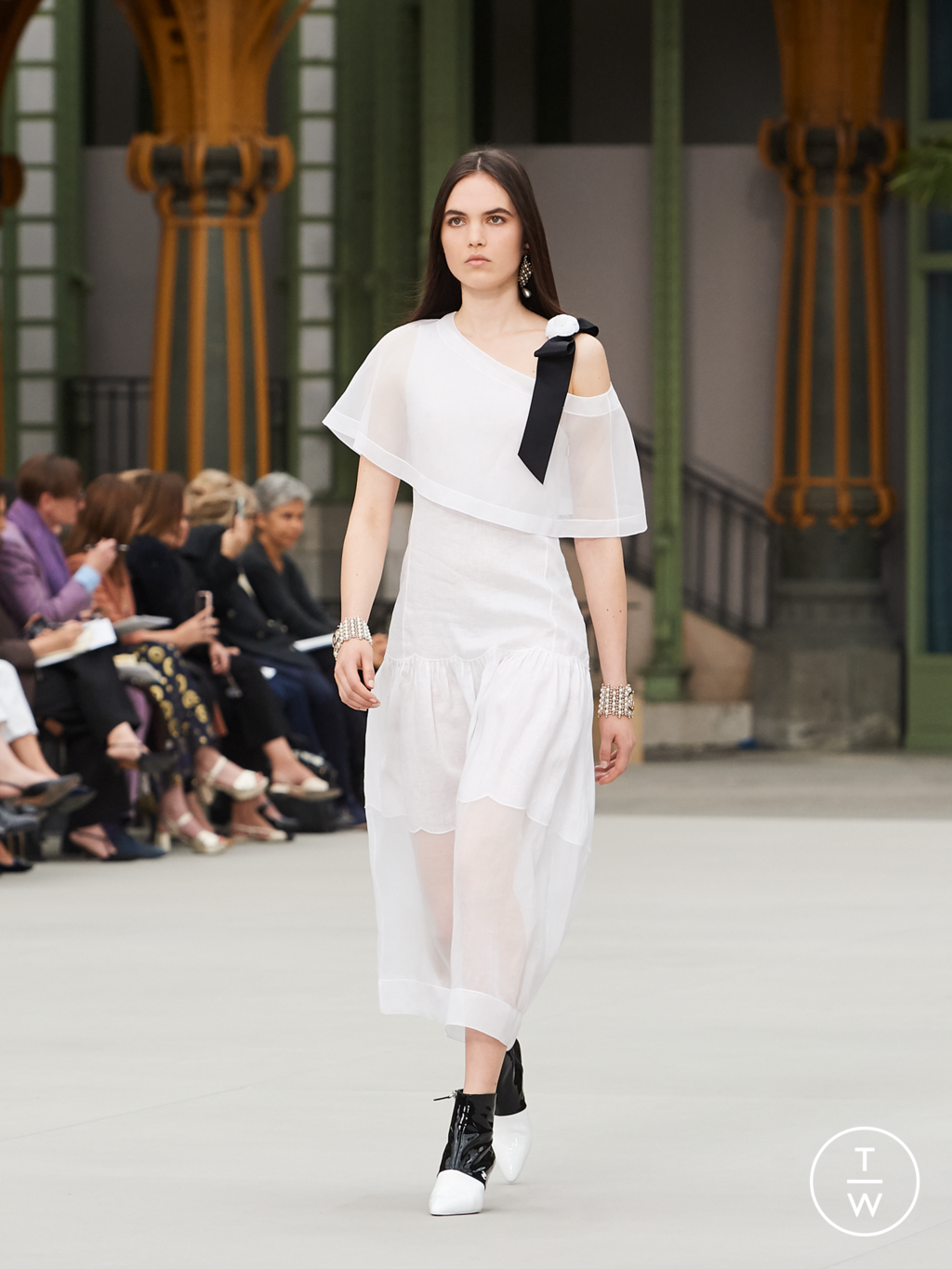 Fashion Week Paris Resort 2020 look 67 from the Chanel collection womenswear