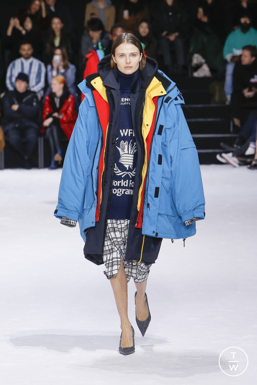 Fashion Week Paris Fall/Winter 2018 look 67 de la collection Balenciaga womenswear
