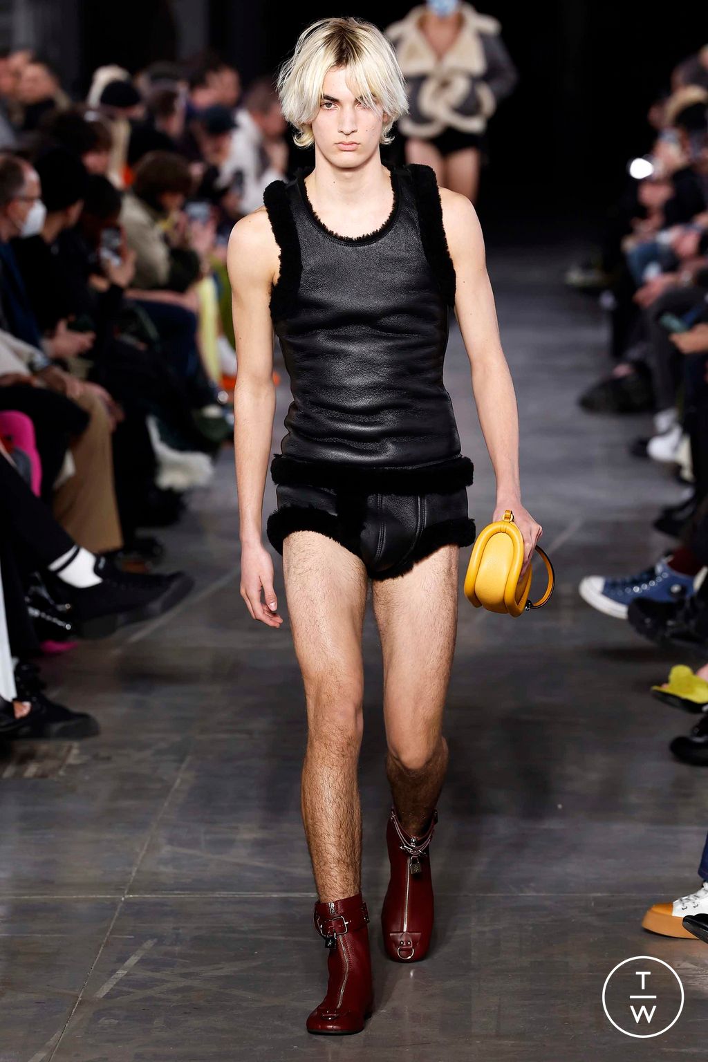 Fashion Week Milan Fall/Winter 2023 look 27 from the JW Anderson collection 男装