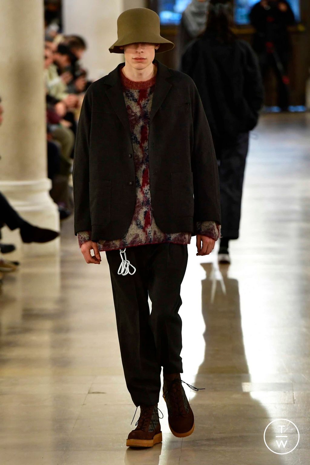 Fashion Week Paris Fall/Winter 2023 look 13 from the White Mountaineering collection 男装
