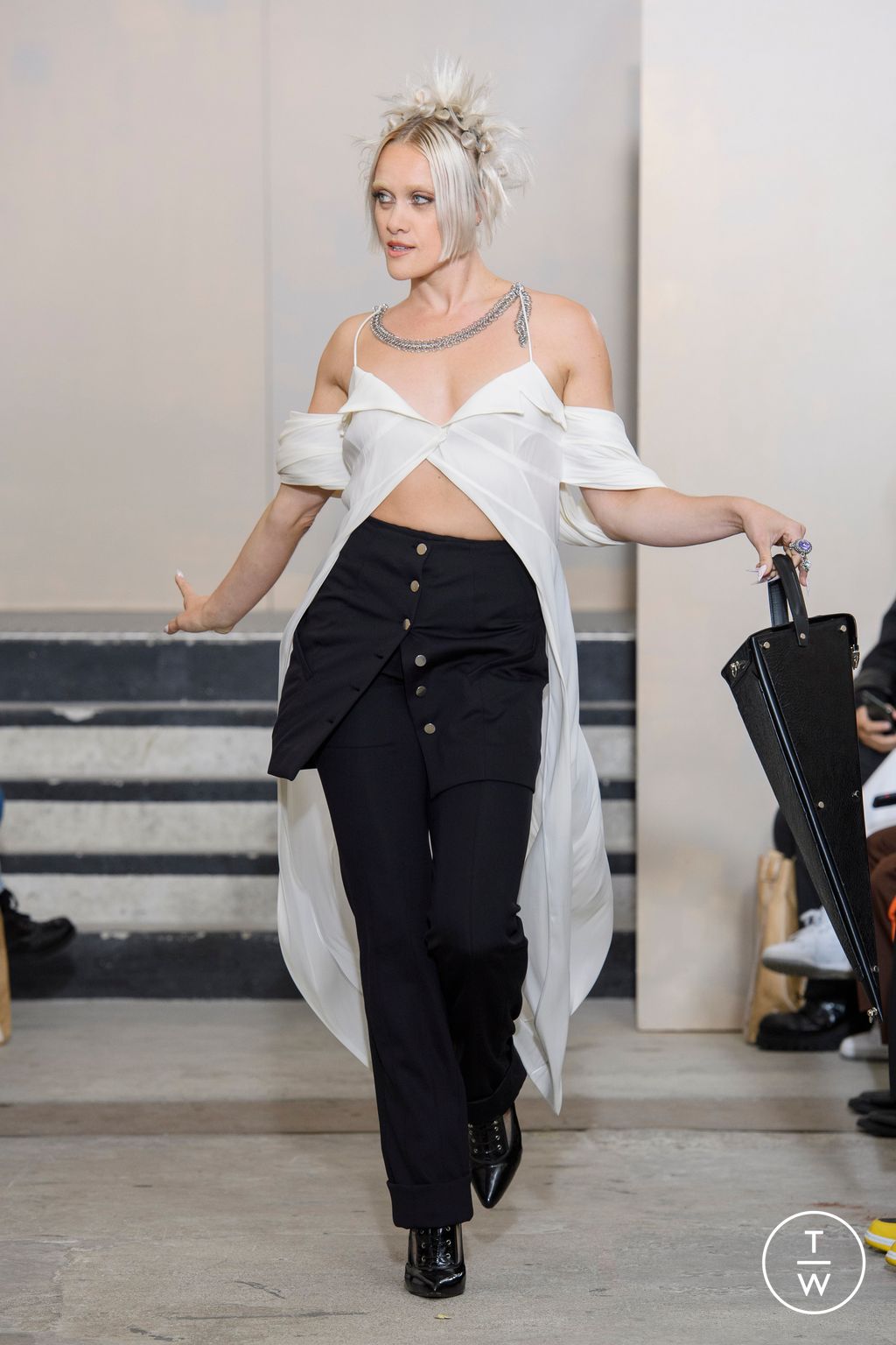 Fashion Week Paris Spring/Summer 2023 look 23 from the WEINSANTO collection womenswear