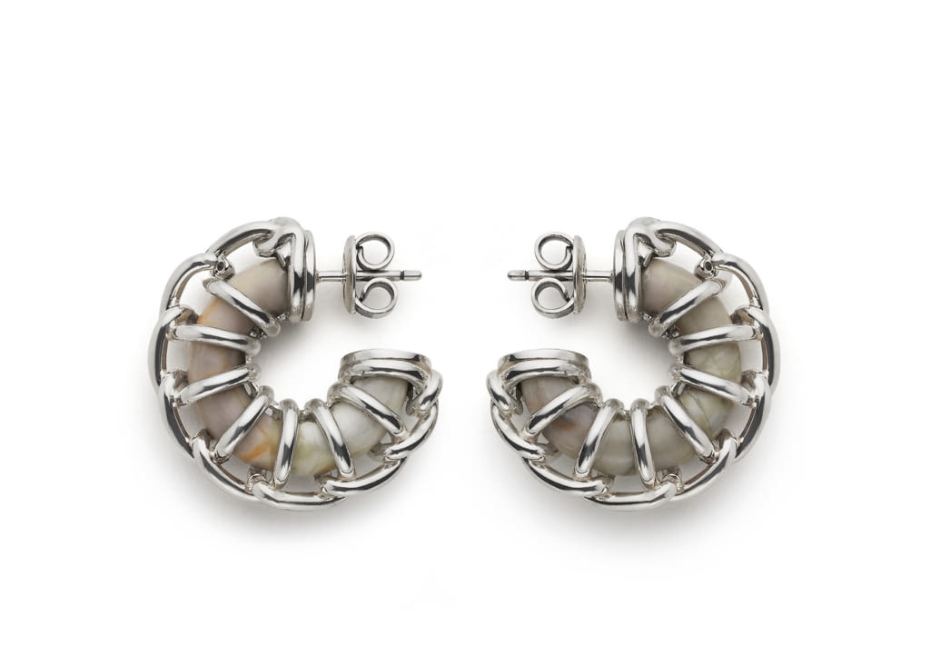 Fashion Week Milan Resort 2022 look 62 from the Bottega Veneta collection 女装配饰