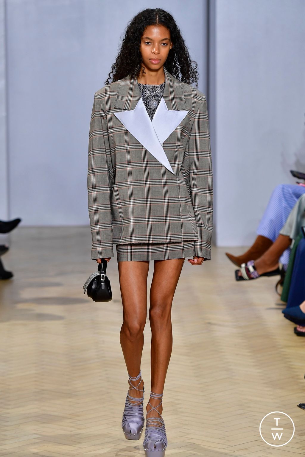 Fashion Week London Spring/Summer 2023 look 36 from the 16Arlington collection 女装
