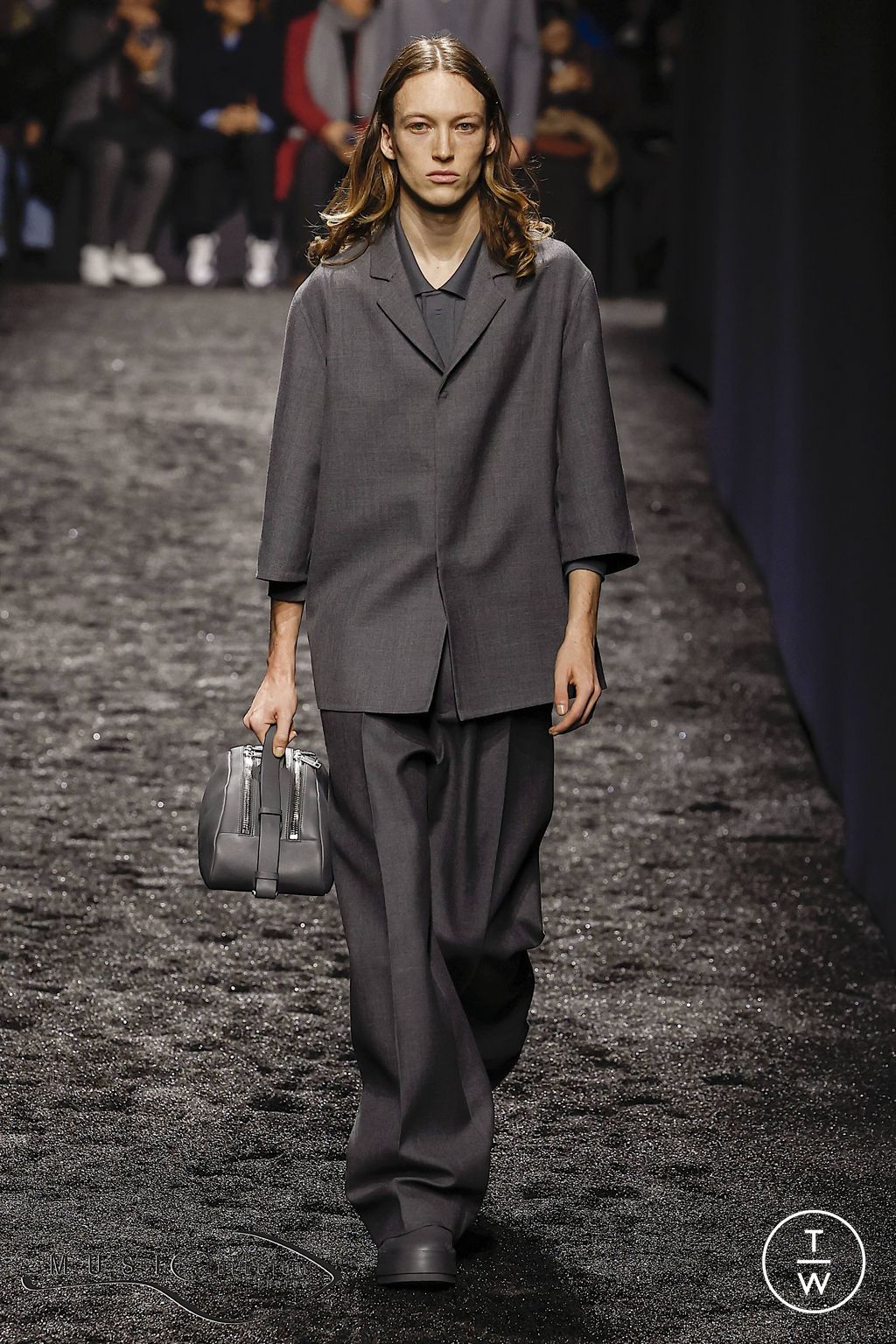 Fashion Week Milan Fall/Winter 2023 look 1 de la collection ZEGNA menswear