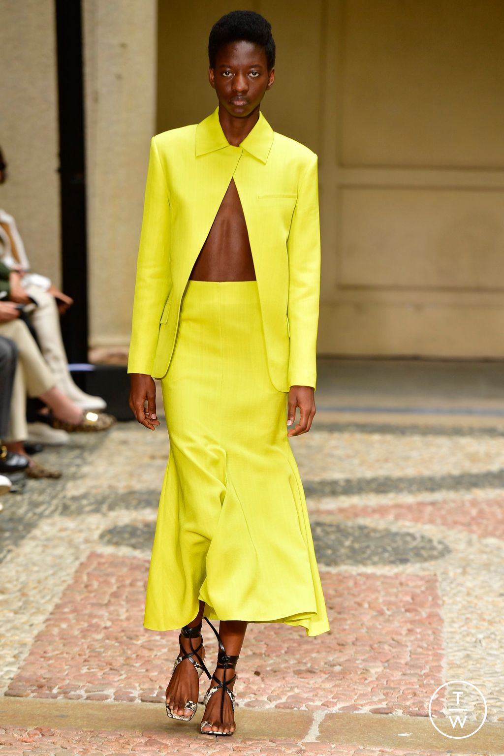 Fashion Week Milan Spring/Summer 2023 look 22 de la collection Calcaterra womenswear