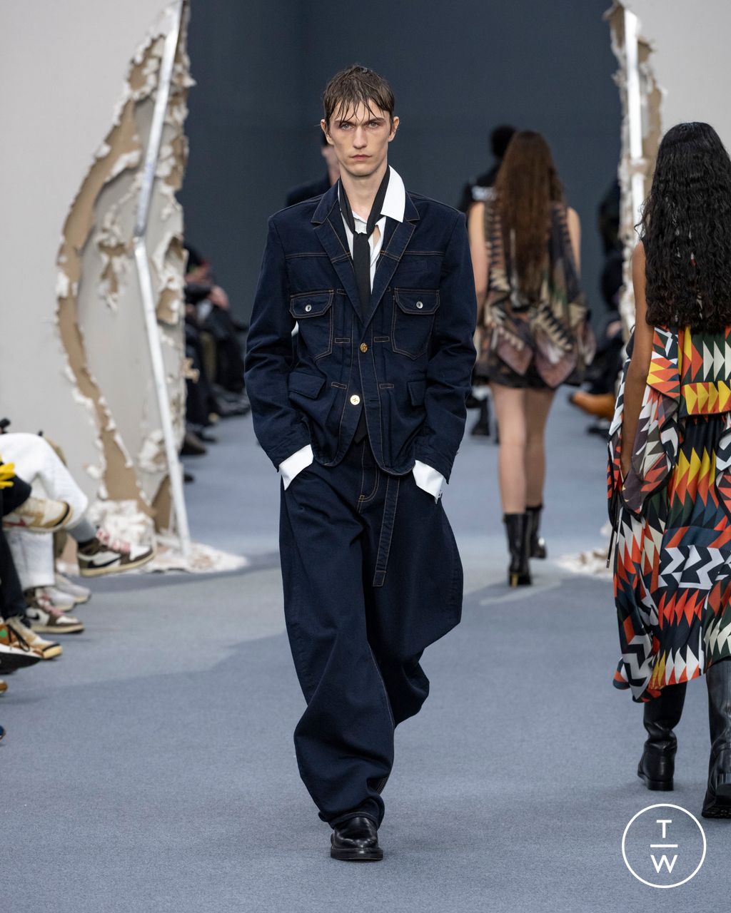 Fashion Week Paris Fall/Winter 2026 look 69 from the Sacai collection menswear