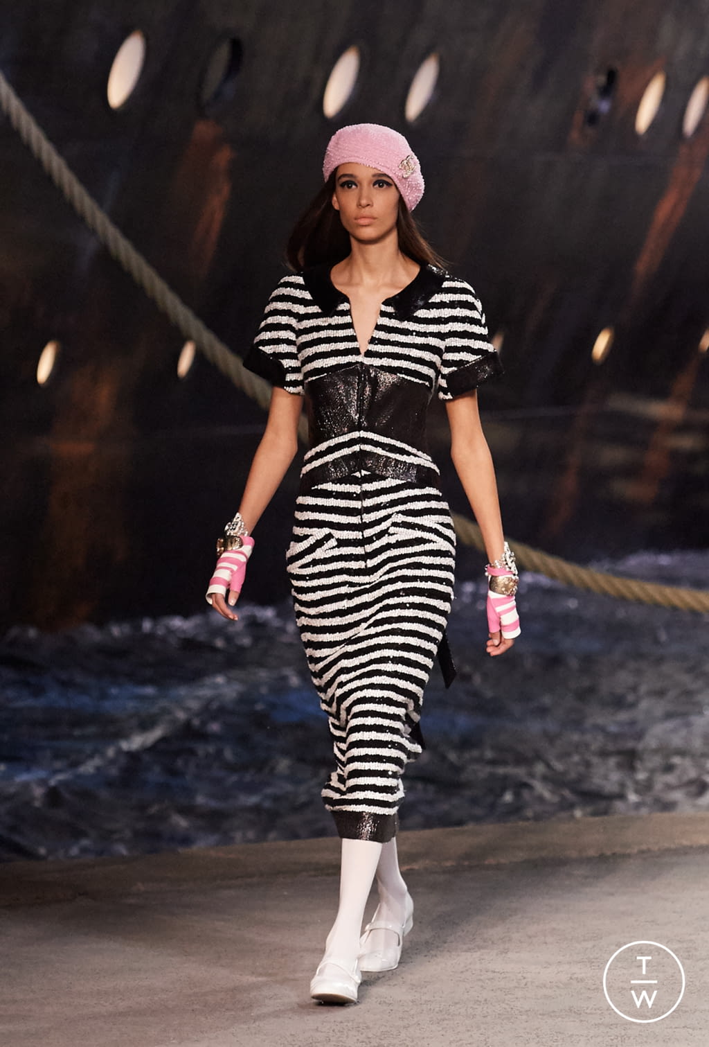 Fashion Week Paris Resort 2019 look 69 from the Chanel collection womenswear