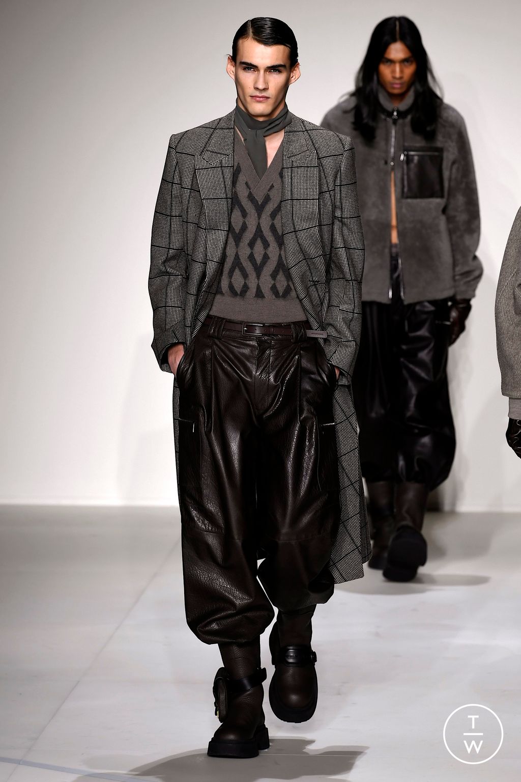 Fashion Week Milan Fall/Winter 2023 look 19 from the Emporio Armani collection menswear