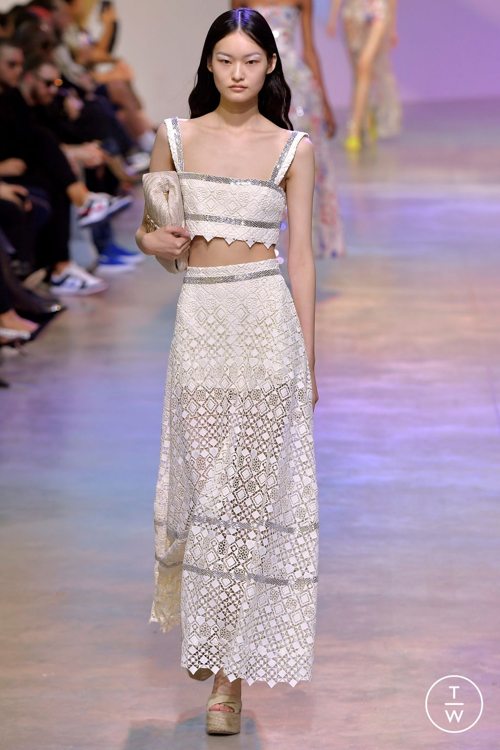 Fashion Week Paris Spring/Summer 2023 look 50 from the Elie Saab collection 女装