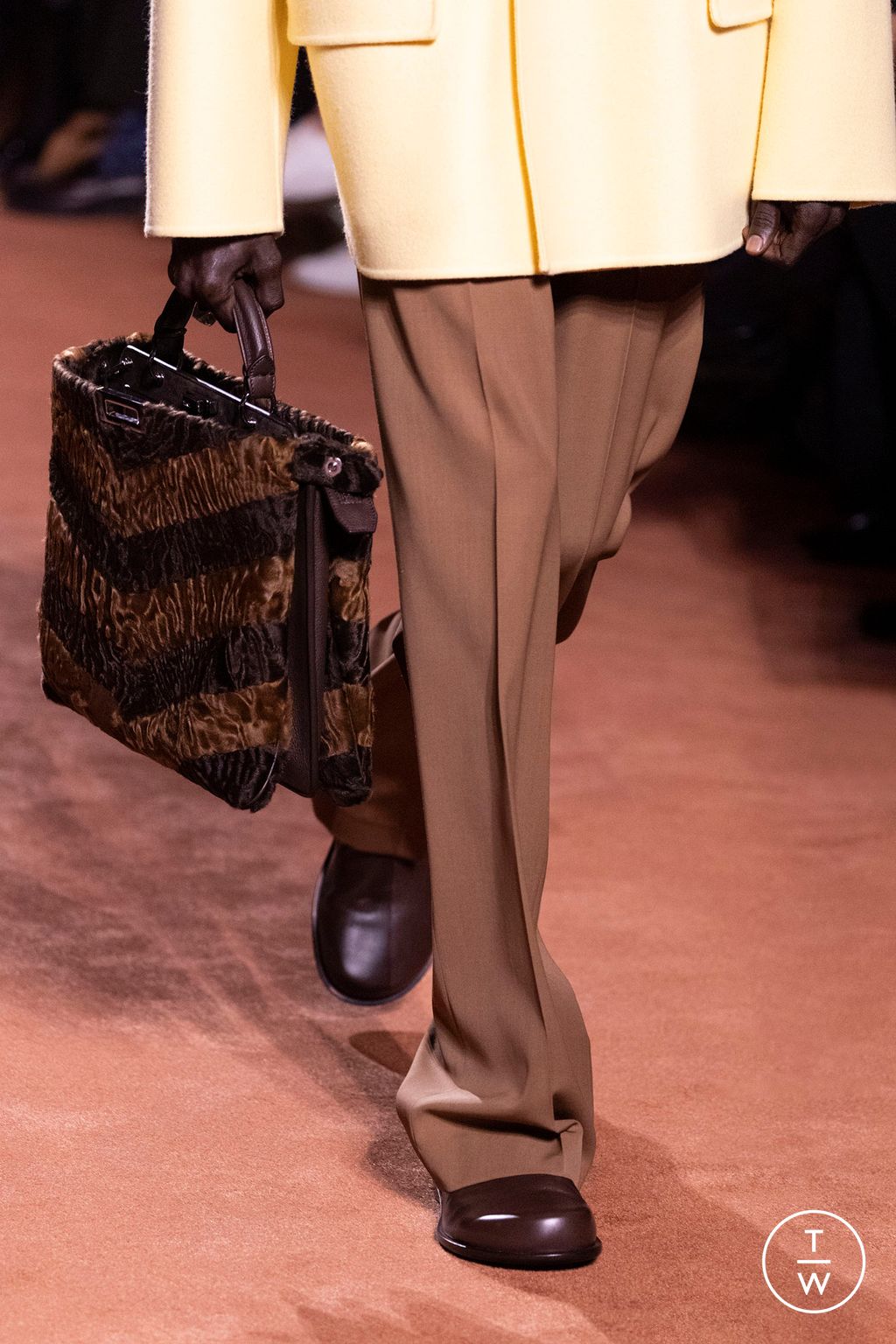 Fashion Week Milan Fall/Winter 2025 look 207 from the Fendi collection 女装配饰