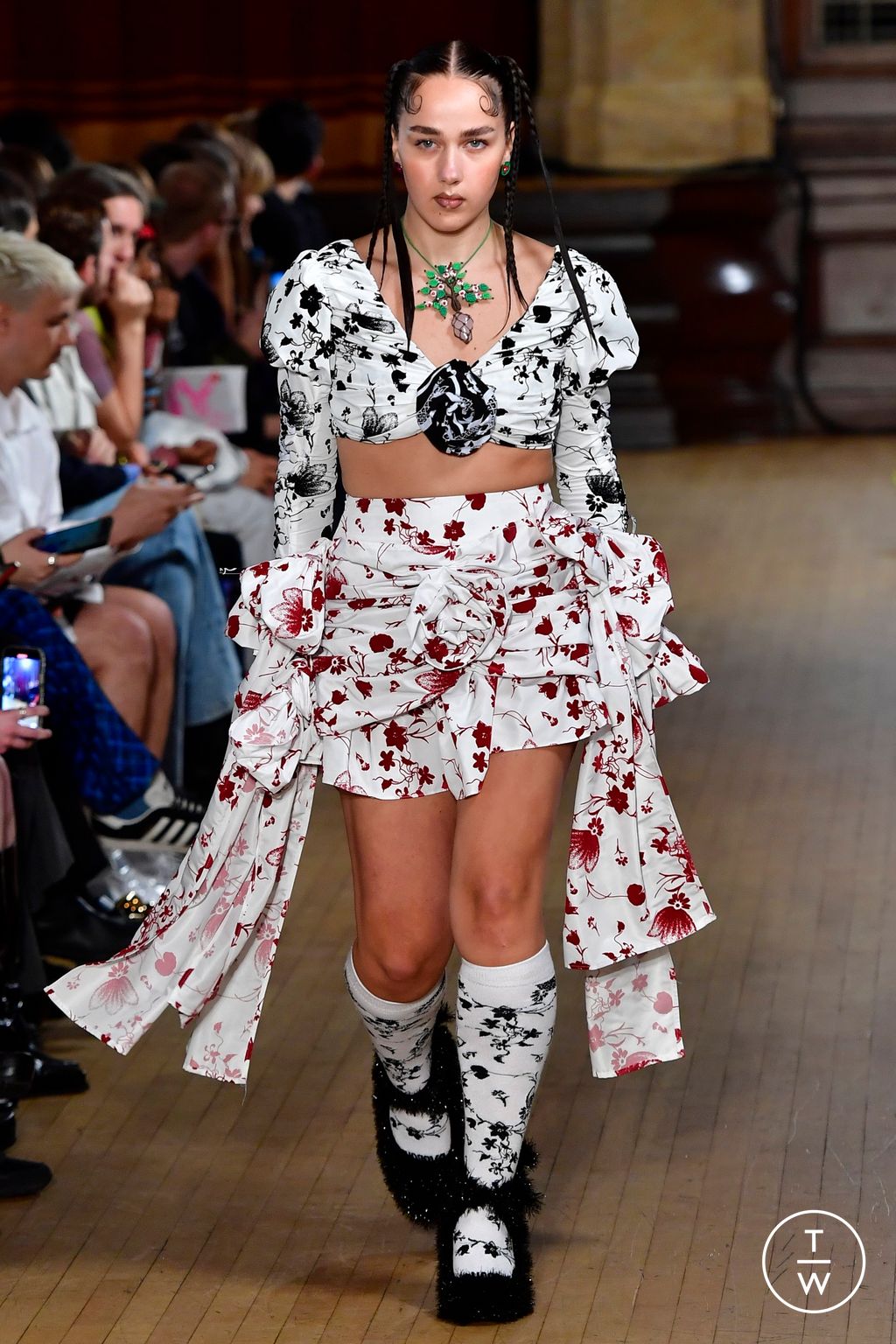 Fashion Week London Spring/Summer 2023 look 5 de la collection Chopova Lowena womenswear