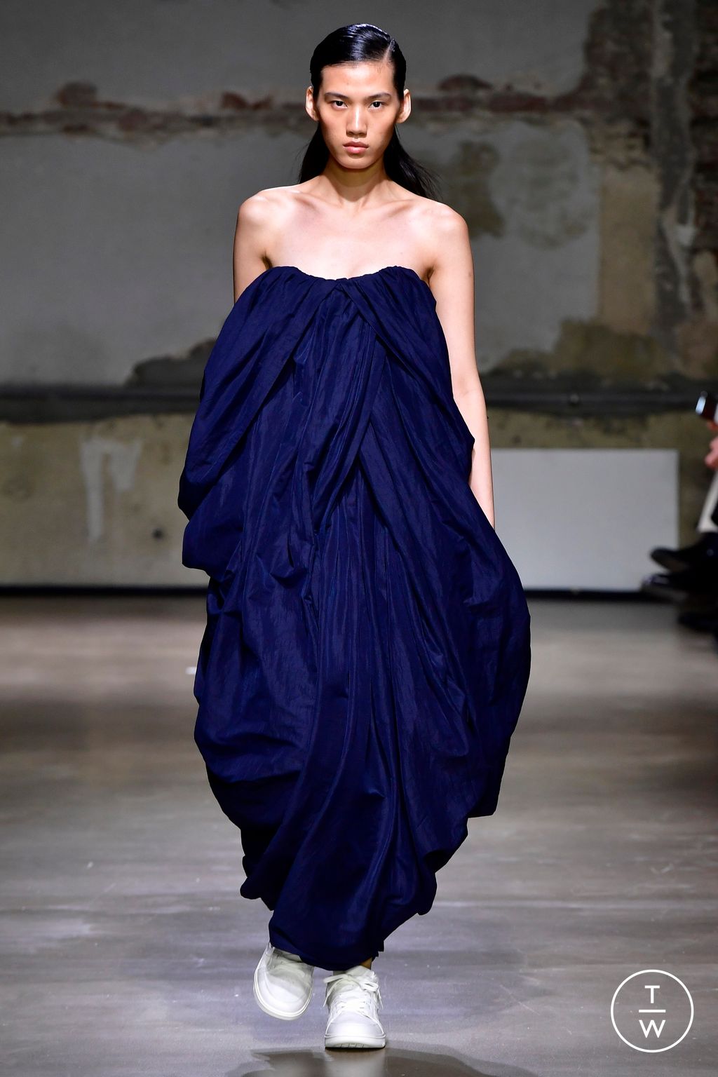 Fashion Week Paris Spring/Summer 2023 look 31 from the Dawei collection womenswear