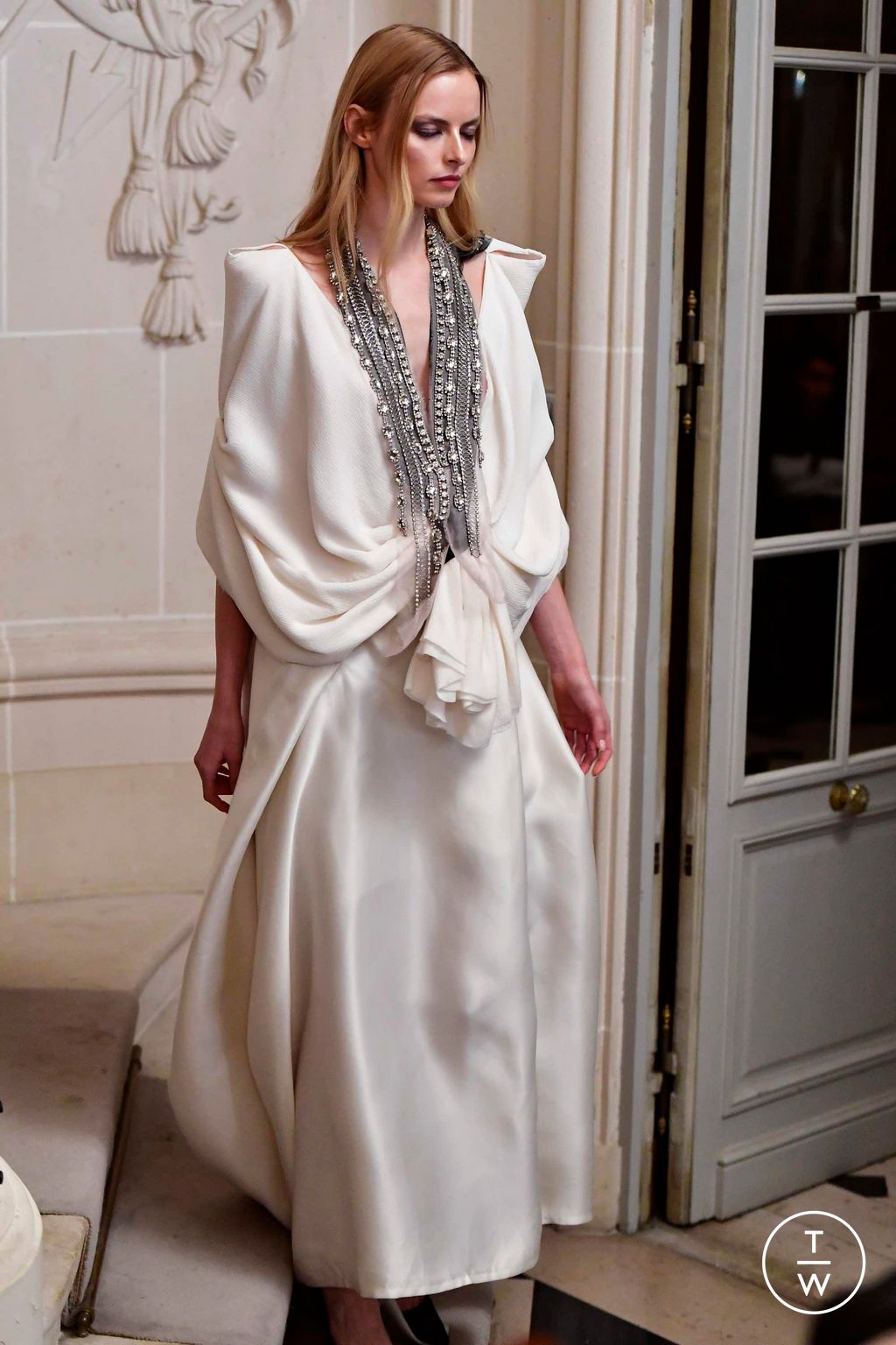 Fashion Week Paris Spring/Summer 2023 look 20 from the Aelis collection couture