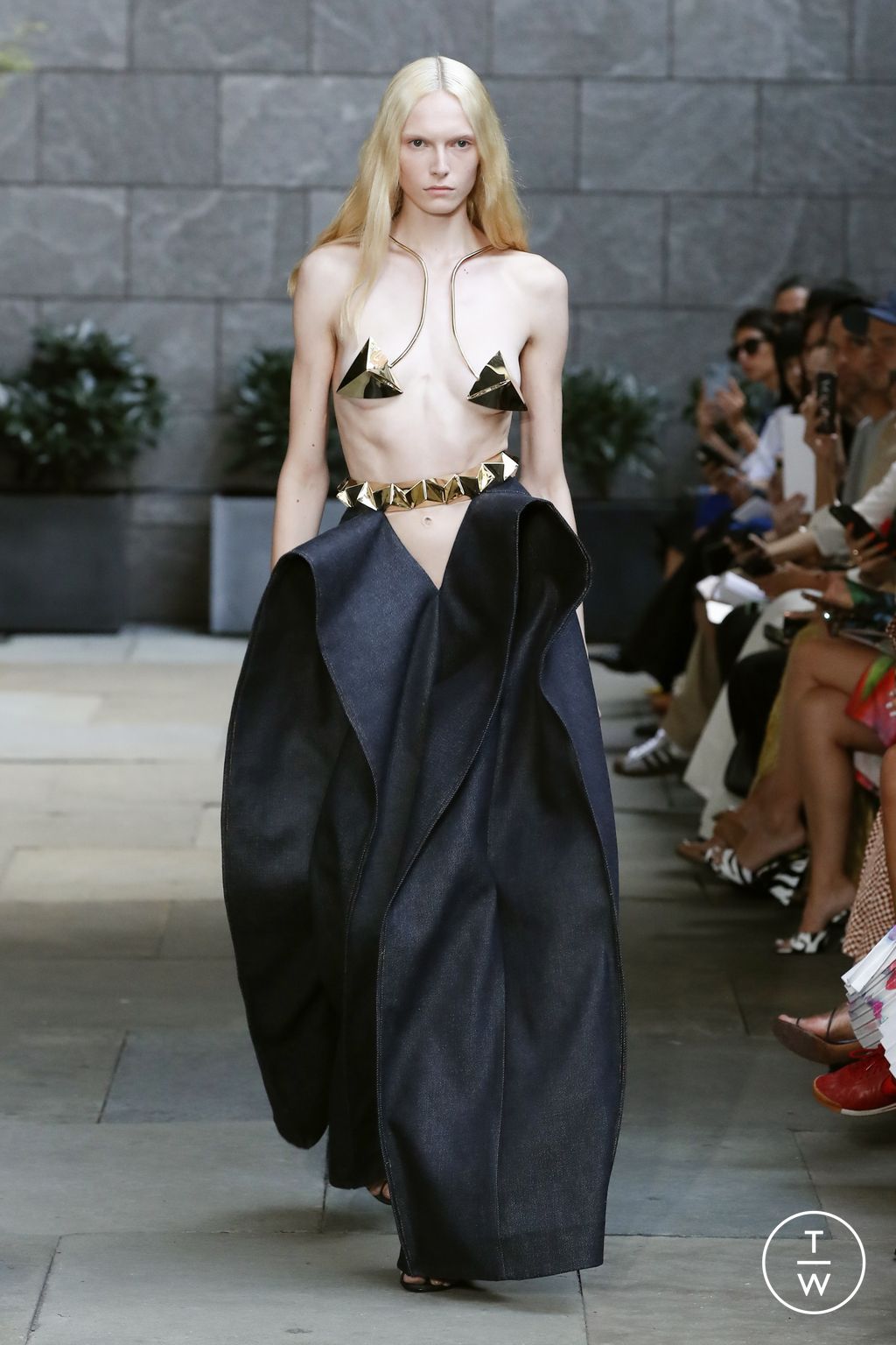 Fashion Week New York Fall/Winter 2022 look 3 de la collection Area womenswear