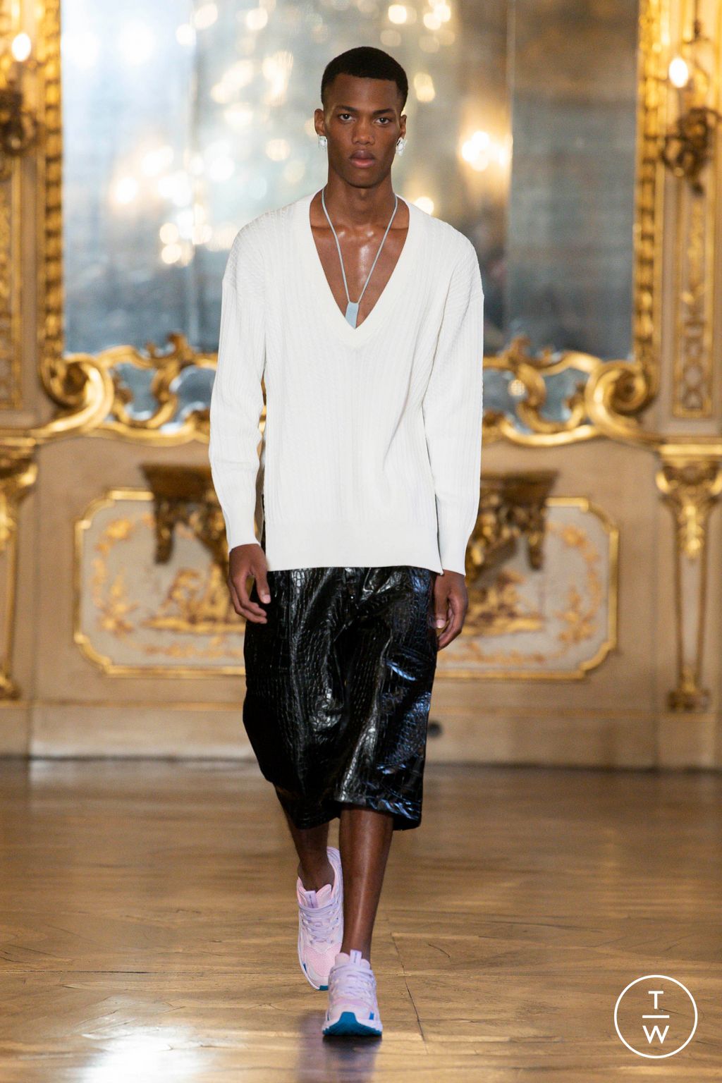 Fashion Week Milan Spring/Summer 2023 look 7 from the Trussardi collection 女装
