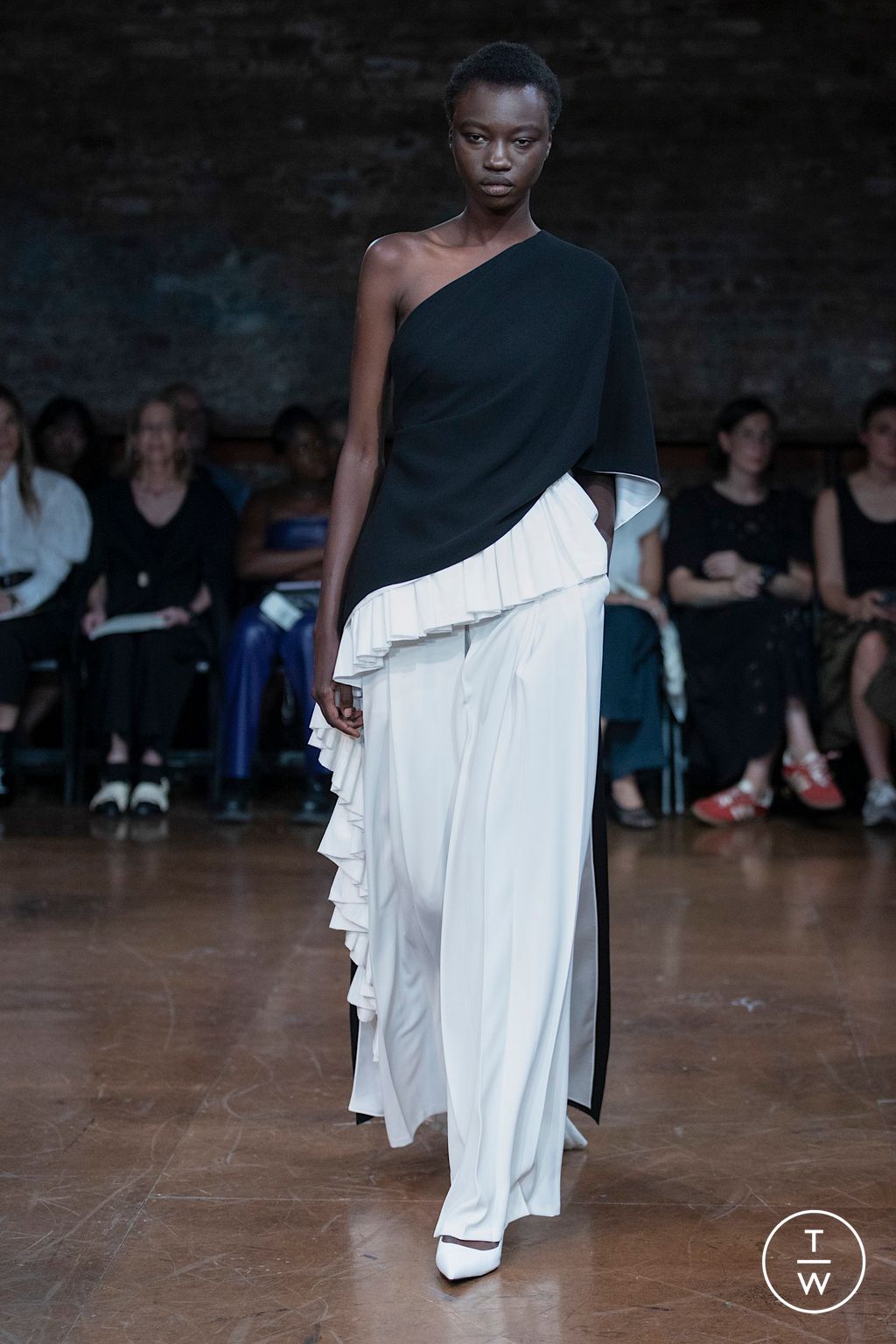 Fashion Week New York Spring/Summer 2023 look 24 from the Ashlyn collection womenswear