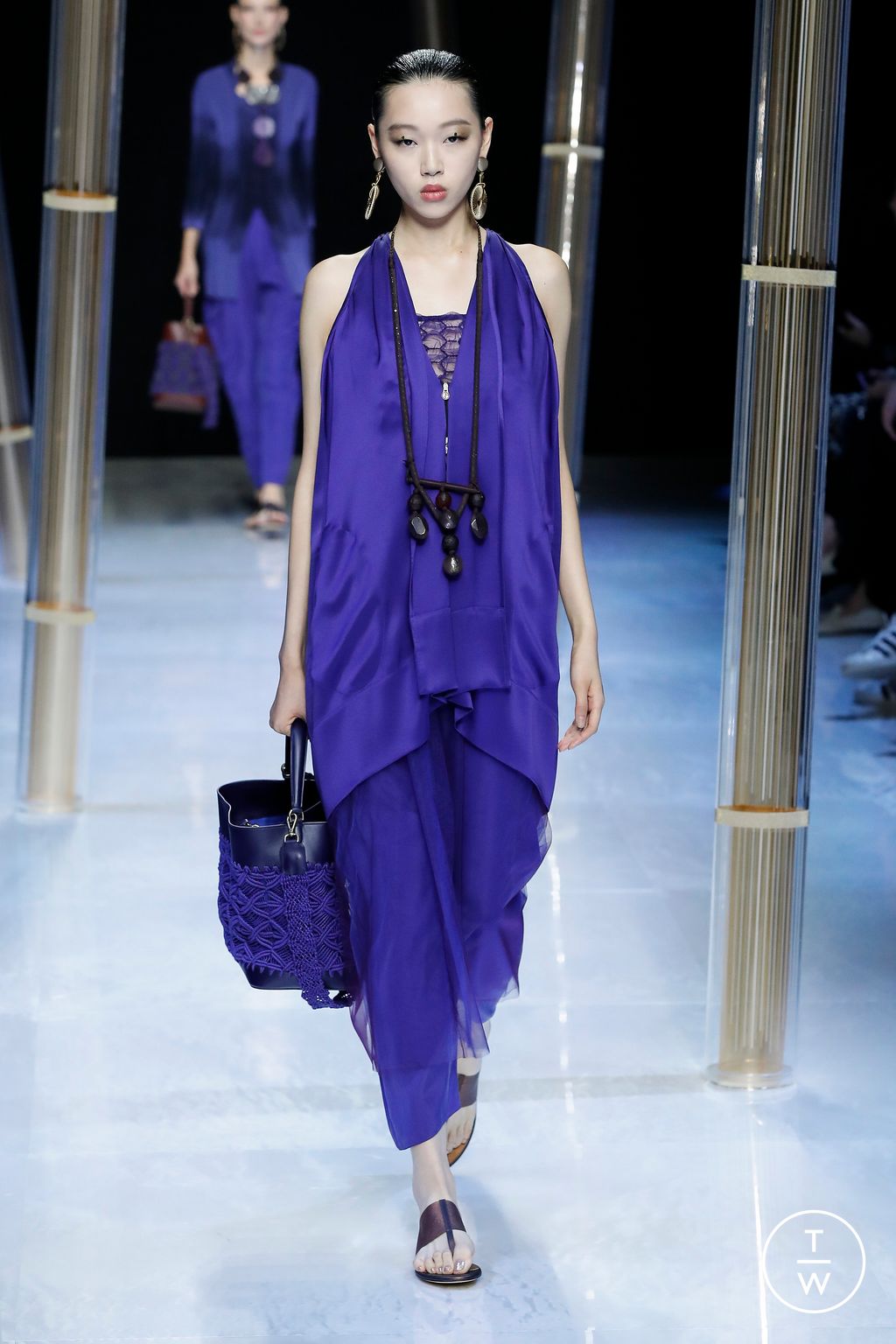 Fashion Week Milan Spring/Summer 2023 look 16 from the Giorgio Armani collection 女装