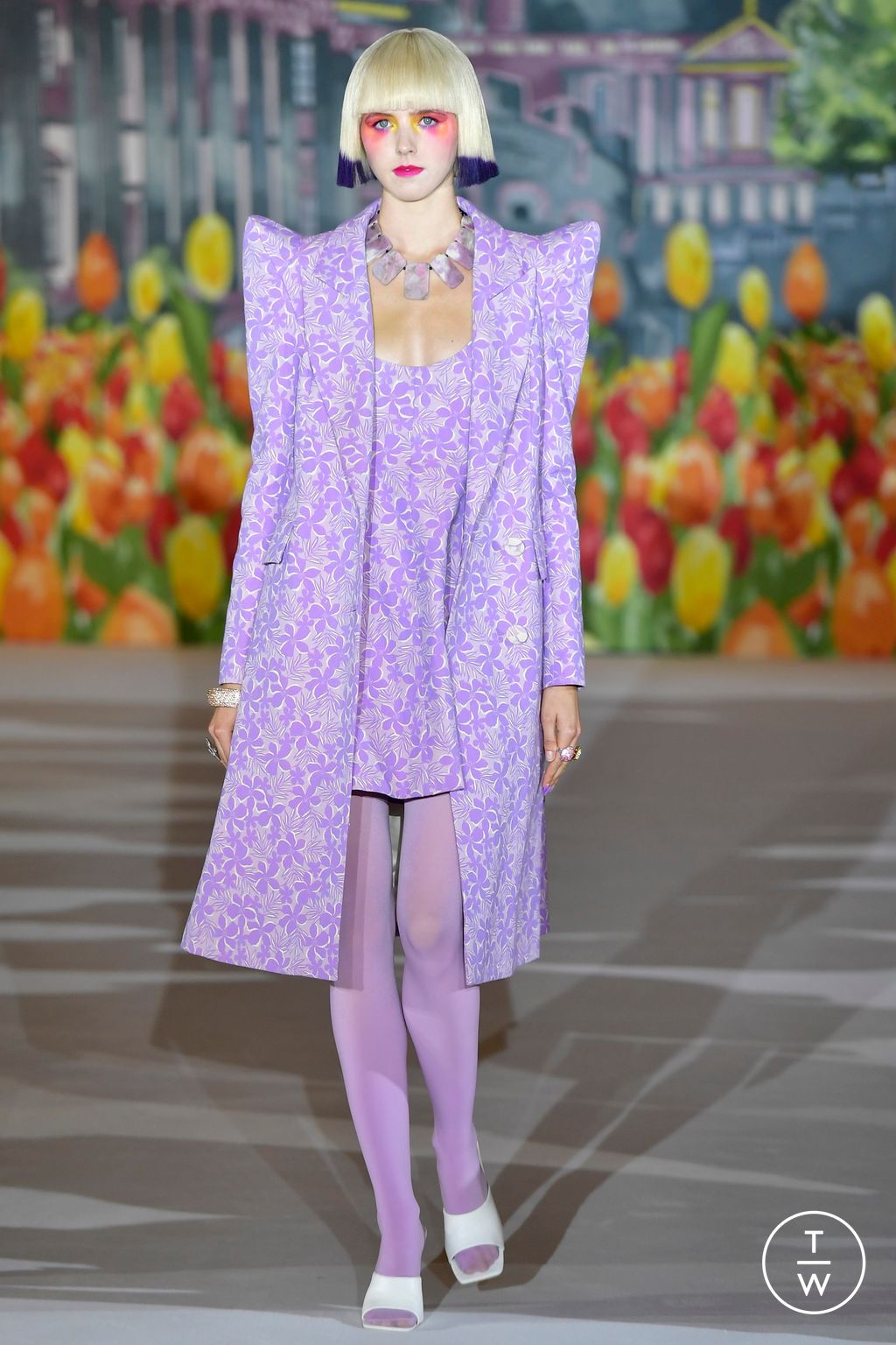 Fashion Week London Spring/Summer 2023 look 36 from the Paul Costelloe collection womenswear