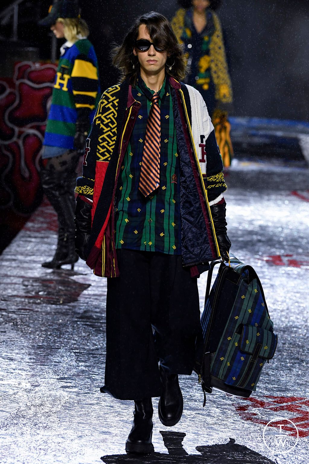 Fashion Week New York Fall/Winter 2022 look 22 from the Tommy Hilfiger collection womenswear