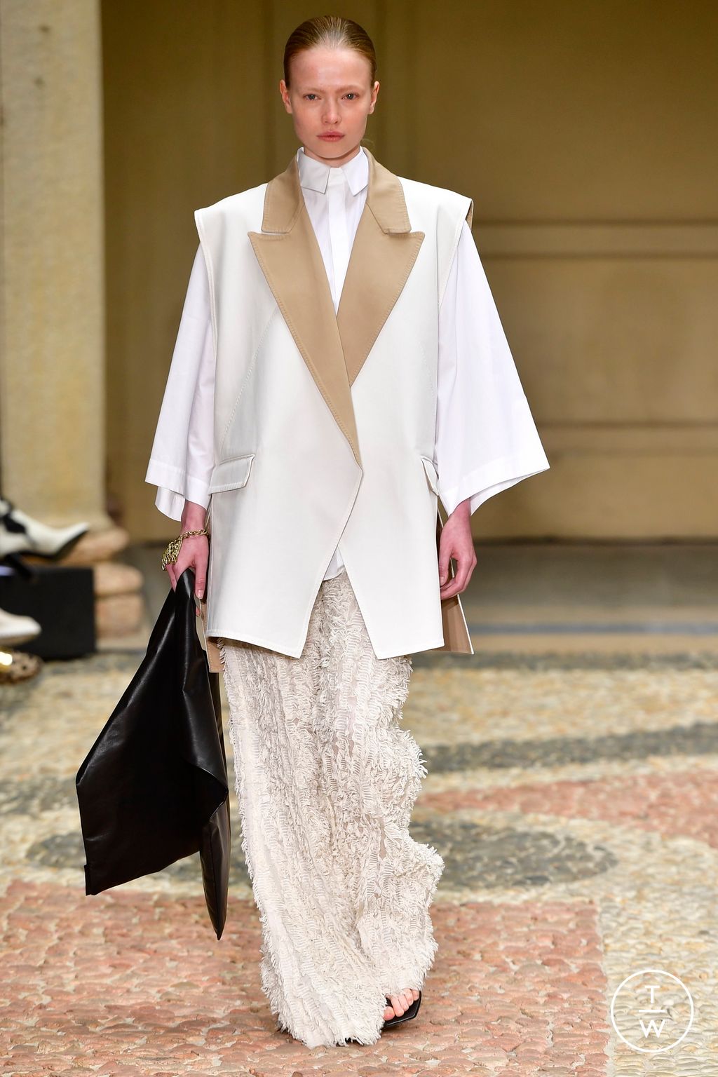 Fashion Week Milan Spring/Summer 2023 look 9 de la collection Calcaterra womenswear