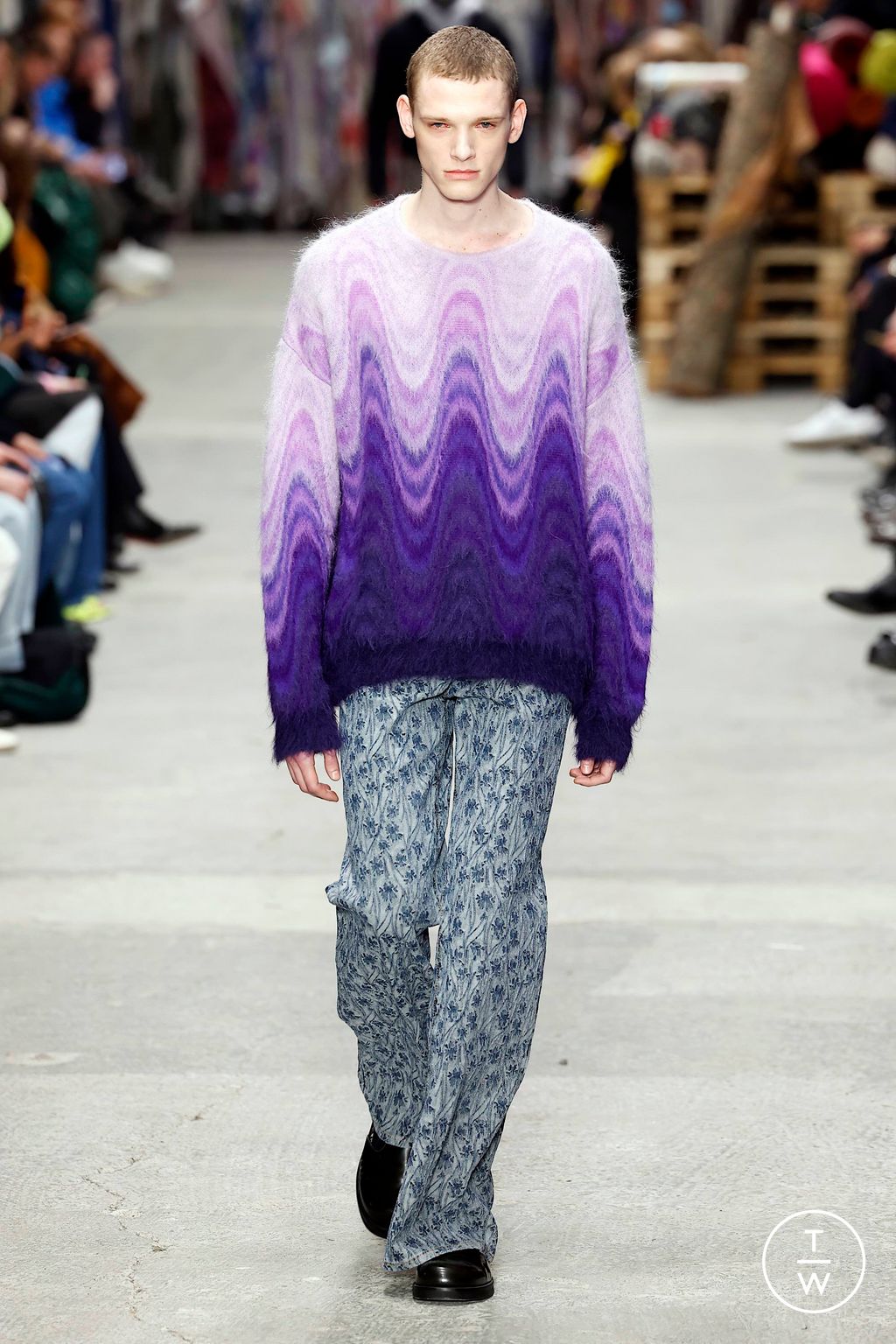 Fashion Week Milan Fall/Winter 2023 look 21 from the Etro collection 男装