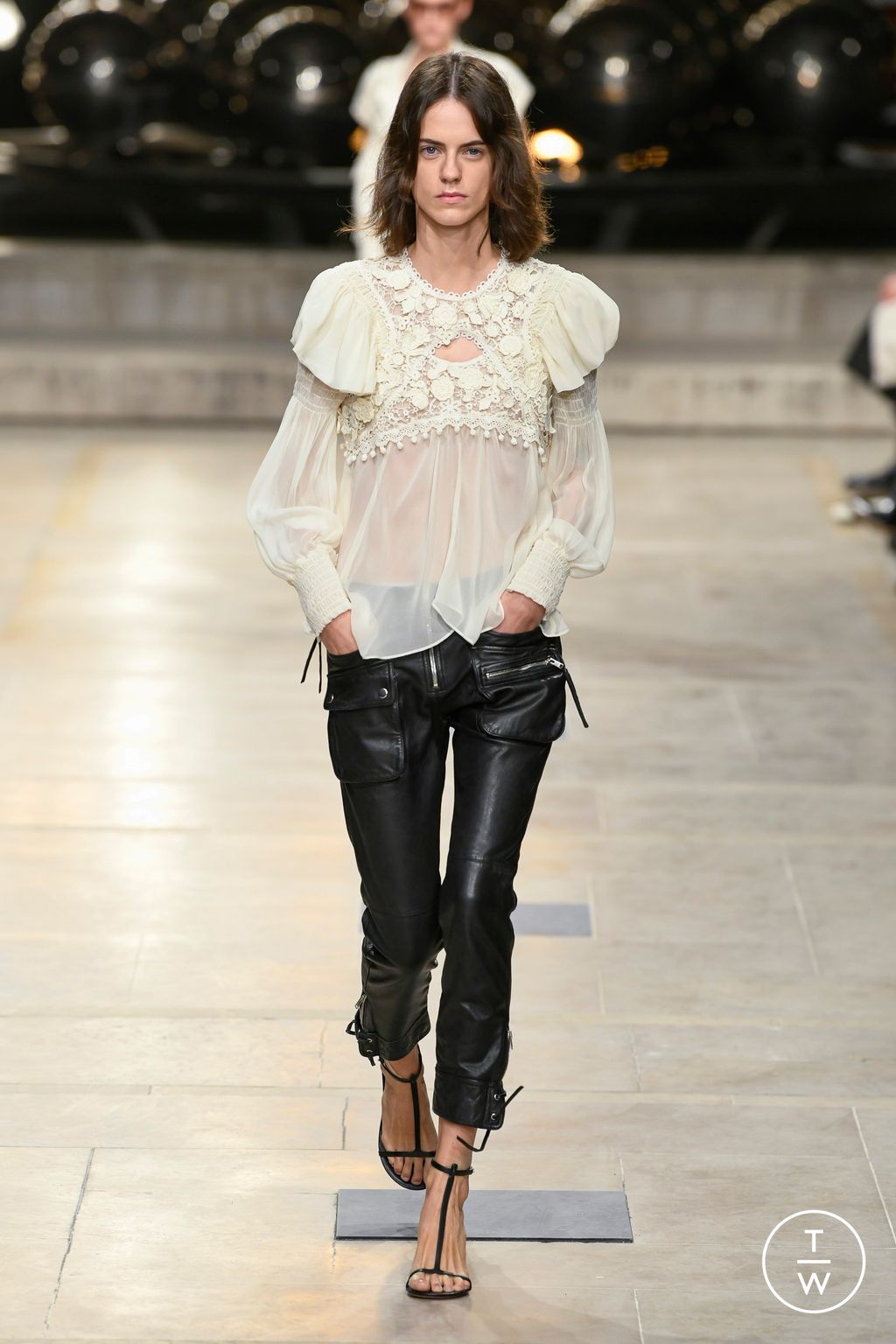 Fashion Week Paris Spring/Summer 2023 look 28 from the Isabel Marant collection 女装
