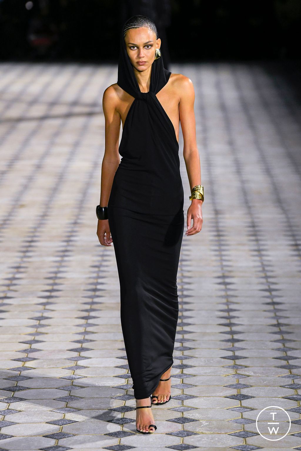 Fashion Week Paris Spring/Summer 2023 look 40 from the Saint Laurent collection womenswear