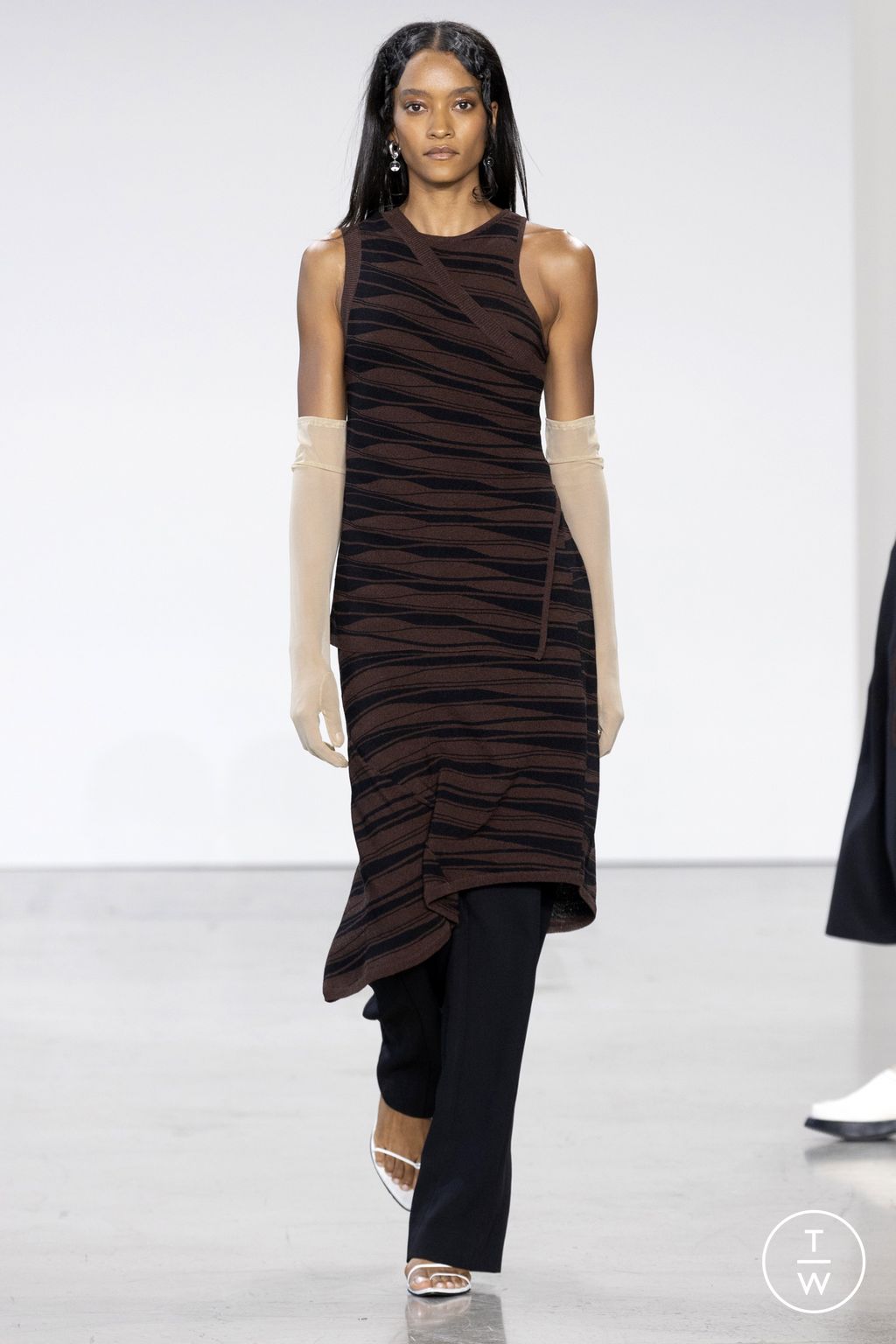 Fashion Week New York Spring/Summer 2023 look 35 from the Deveaux collection womenswear