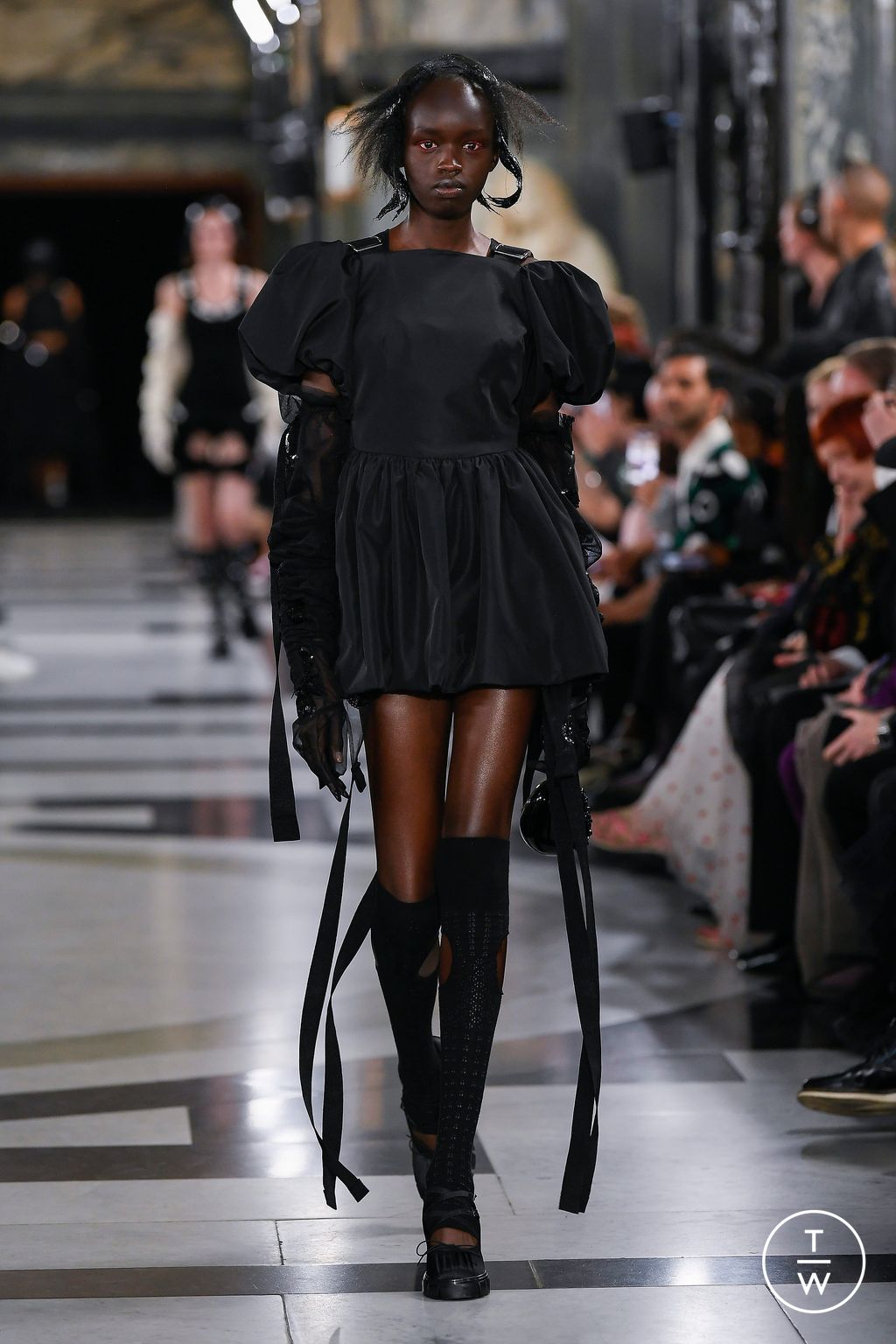 Fashion Week London Spring/Summer 2023 look 14 from the Simone Rocha collection womenswear