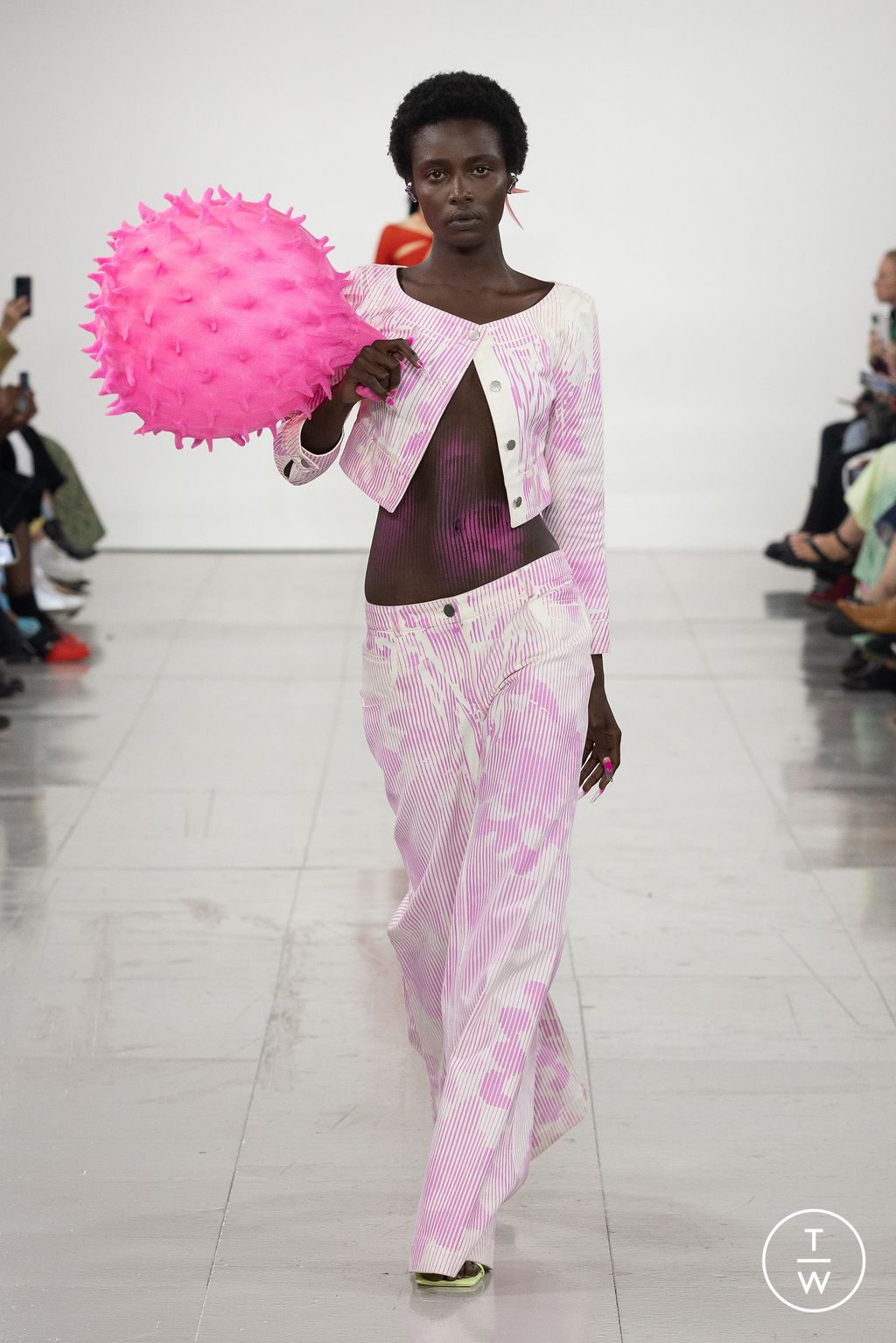 Fashion Week London Spring/Summer 2023 look 6 from the Chet Lo collection womenswear