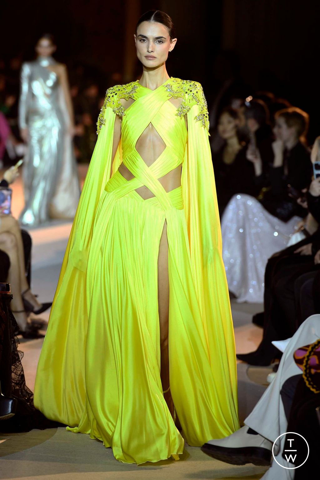 Fashion Week Paris Spring/Summer 2023 look 26 de la collection Zuhair Murad couture