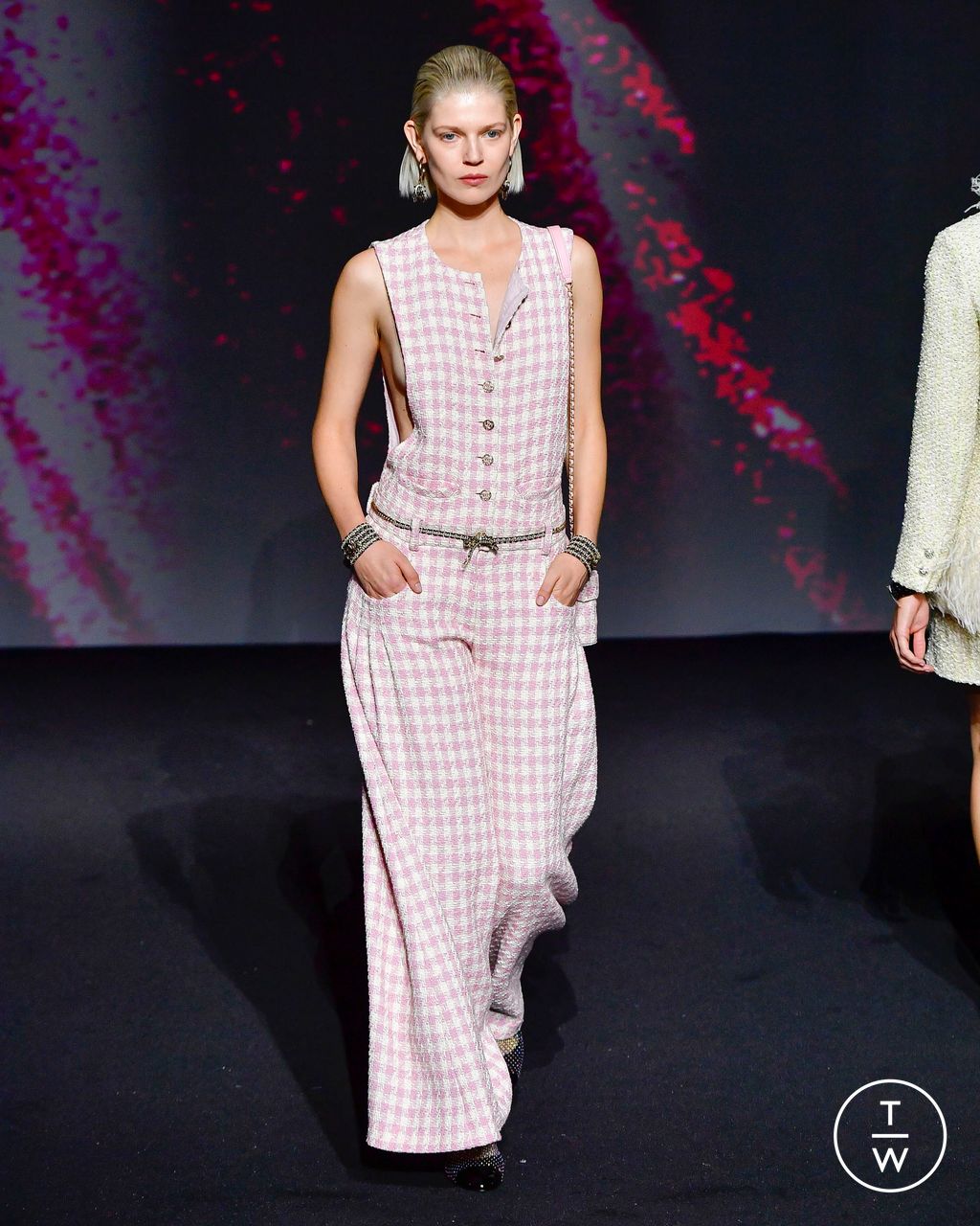 Fashion Week Paris Spring/Summer 2023 look 31 from the Chanel collection womenswear