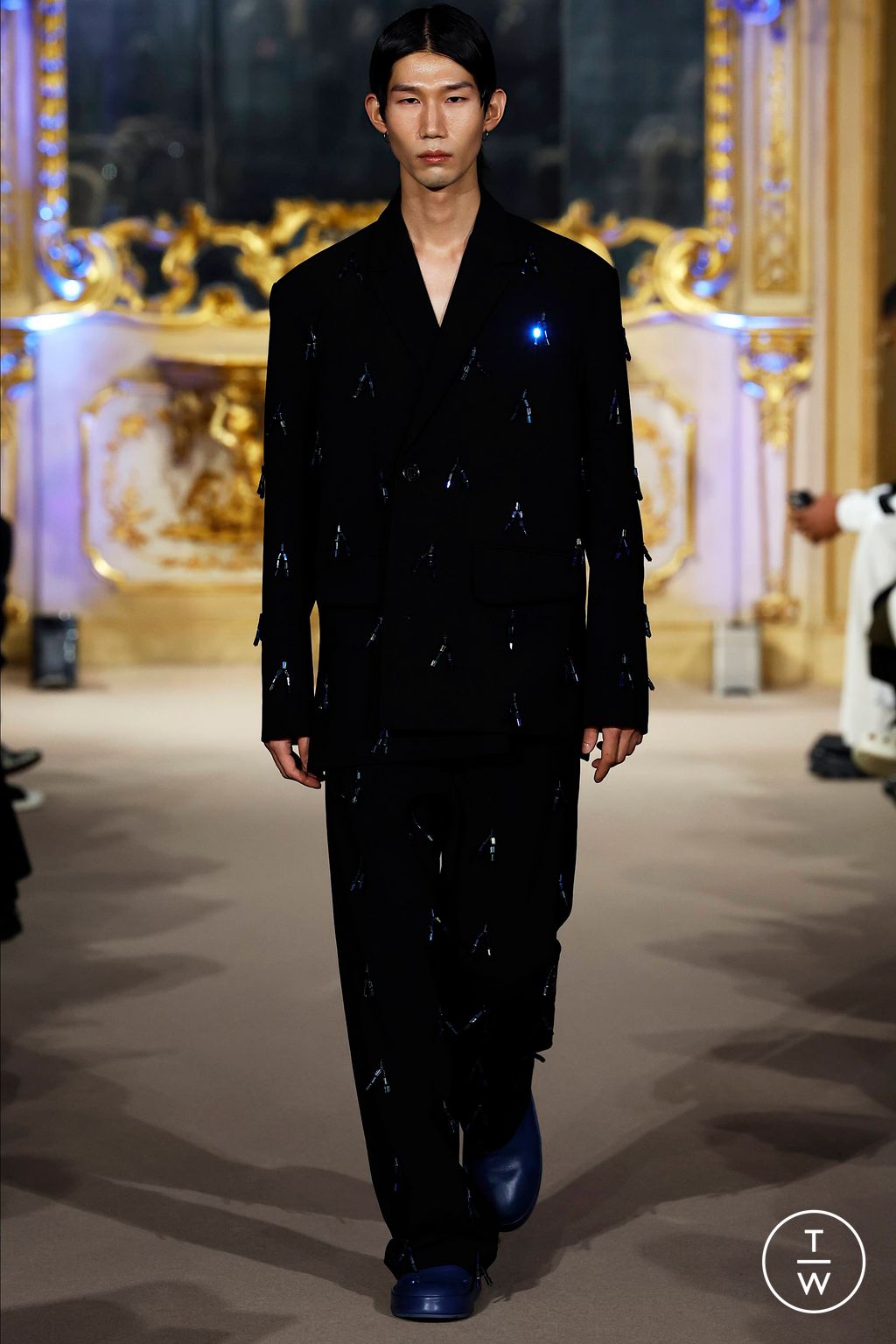 Fashion Week Milan Fall/Winter 2023 look 39 from the Dhruv-Kapoor collection menswear