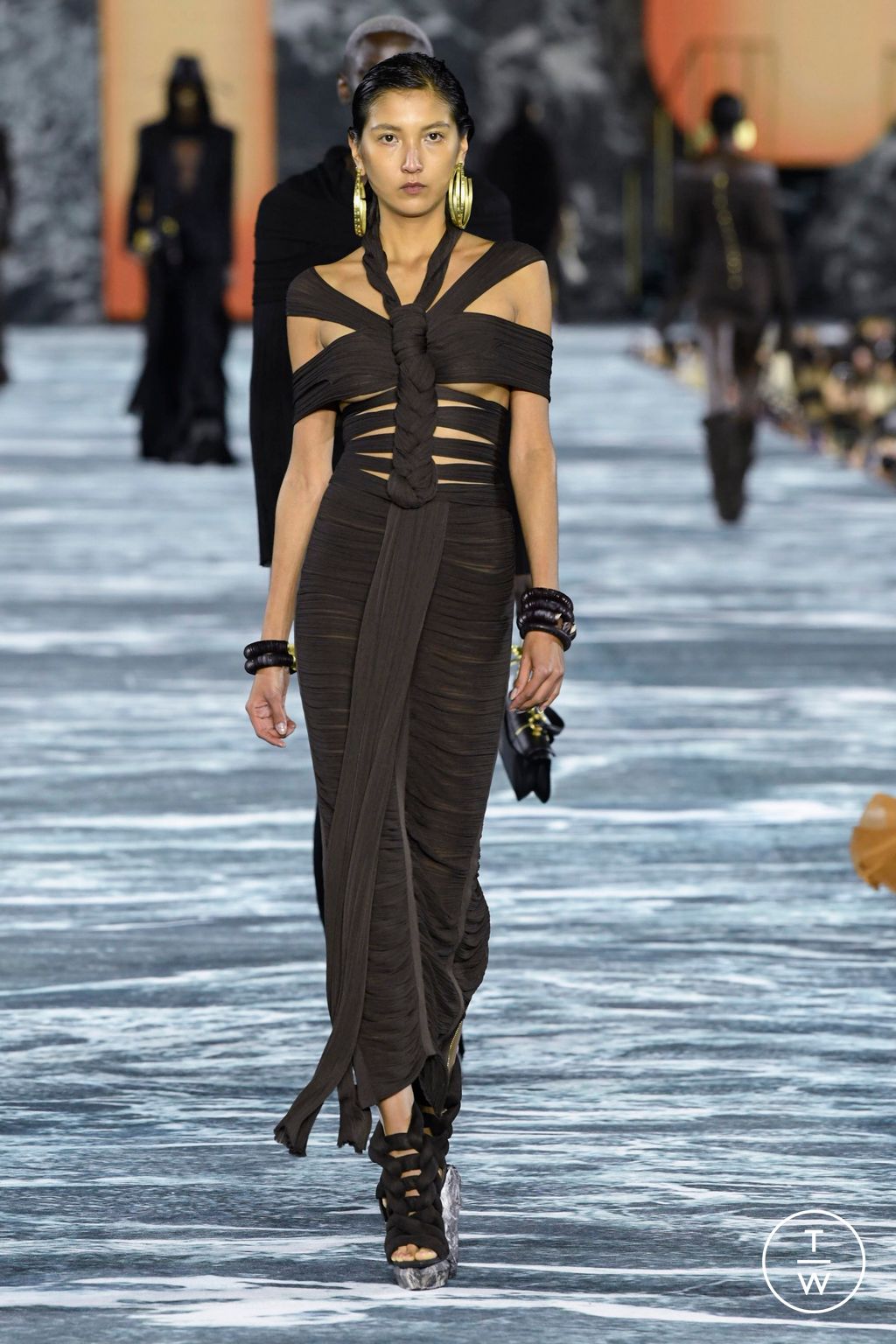 Fashion Week Paris Spring/Summer 2023 look 90 from the Balmain collection 女装