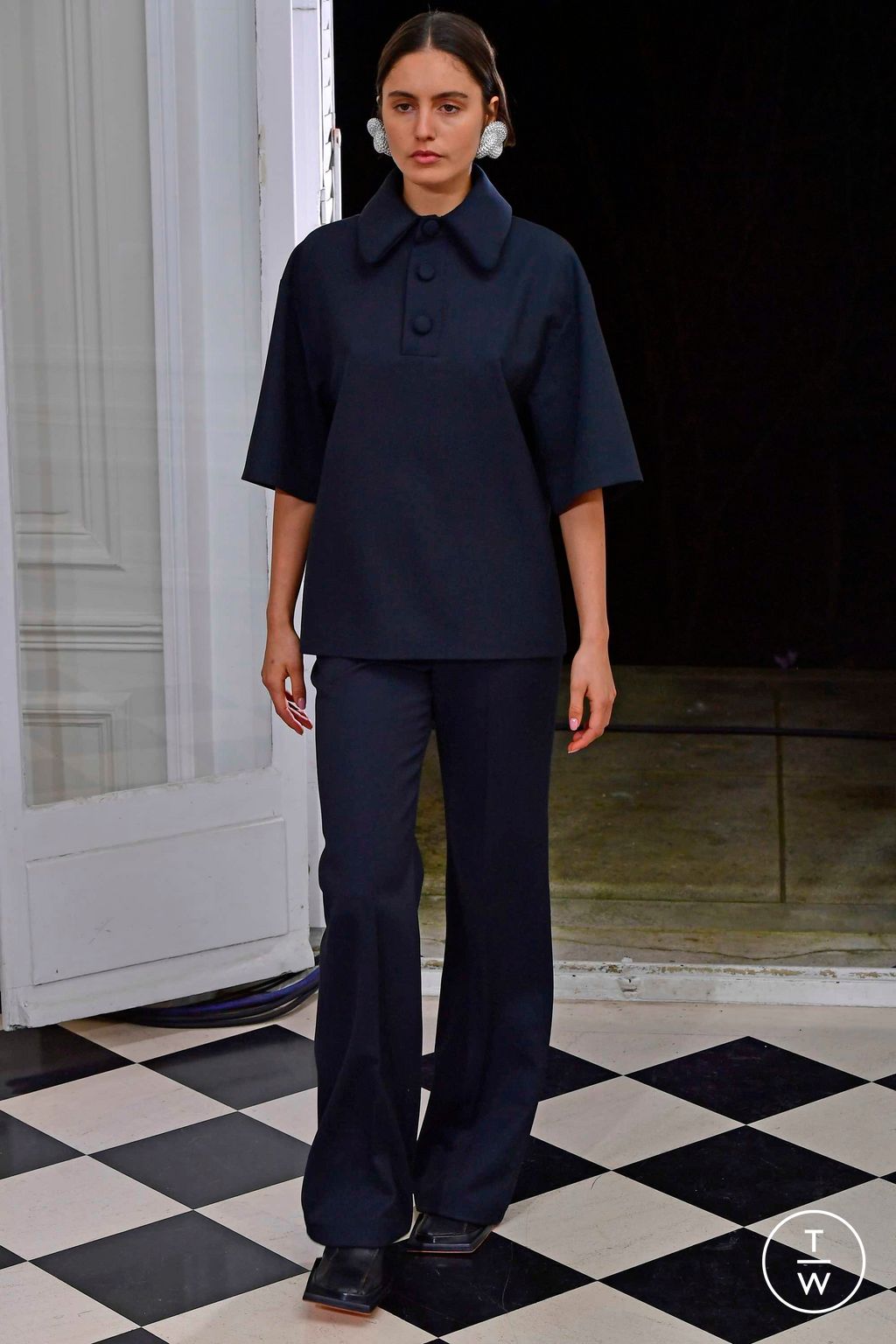 Fashion Week Paris Spring/Summer 2023 look 33 from the Maison Rabih Kayrouz collection 高级定制