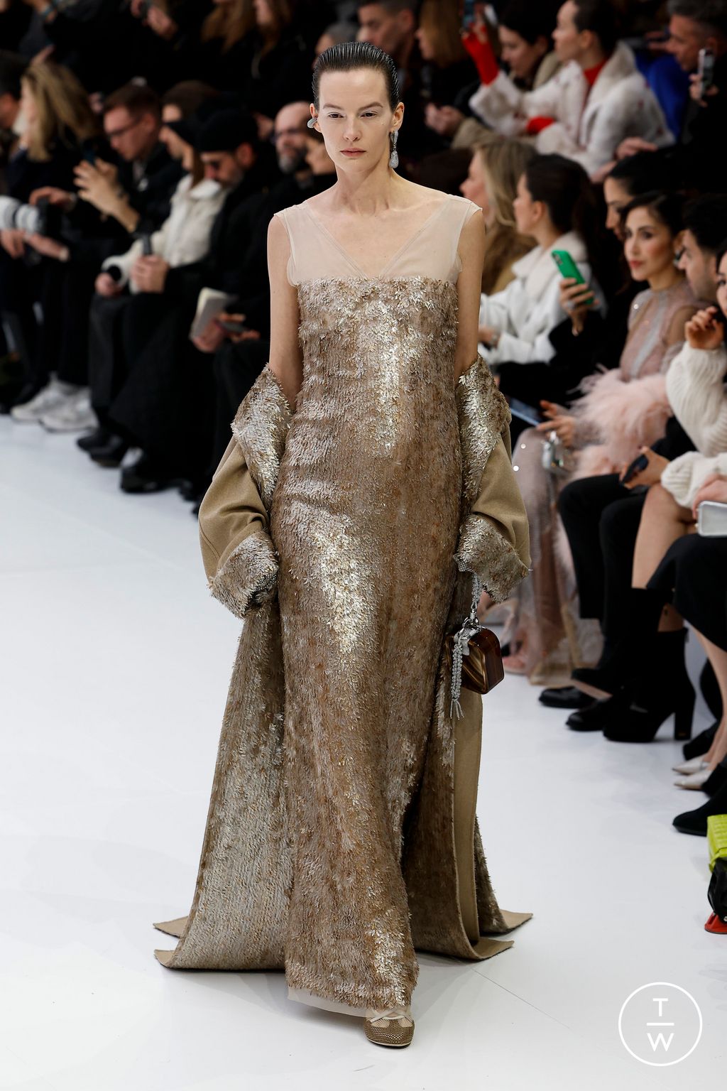 Fashion Week Paris Spring/Summer 2023 look 7 from the Fendi collection couture