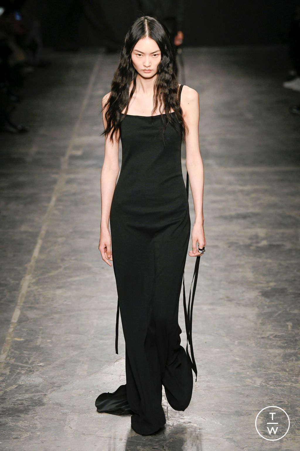 Fashion Week Paris Spring/Summer 2023 look 14 from the Ann Demeulemeester collection womenswear