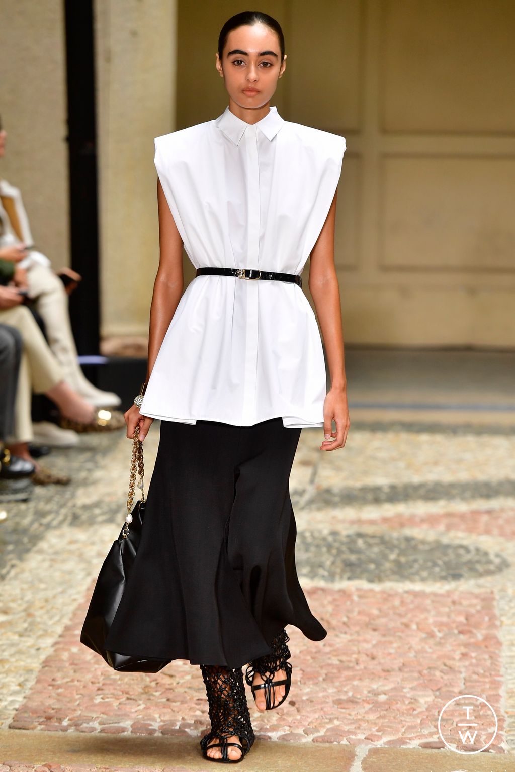 Fashion Week Milan Spring/Summer 2023 look 26 de la collection Calcaterra womenswear