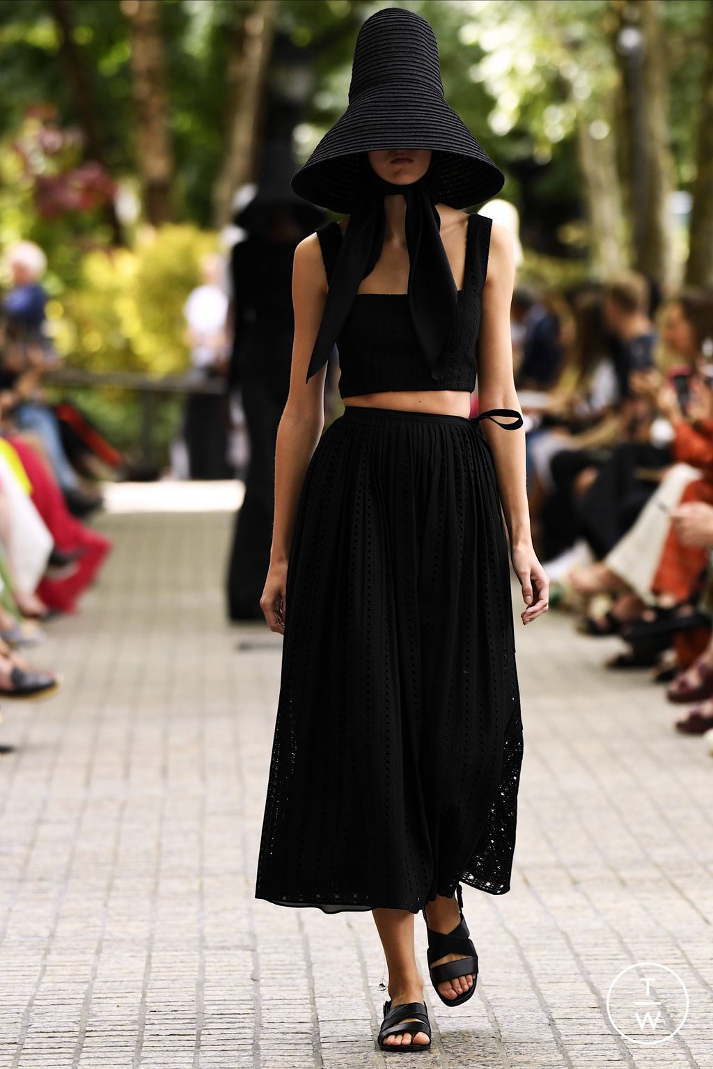 Fashion Week New York Spring/Summer 2023 look 13 de la collection Adam Lippes womenswear