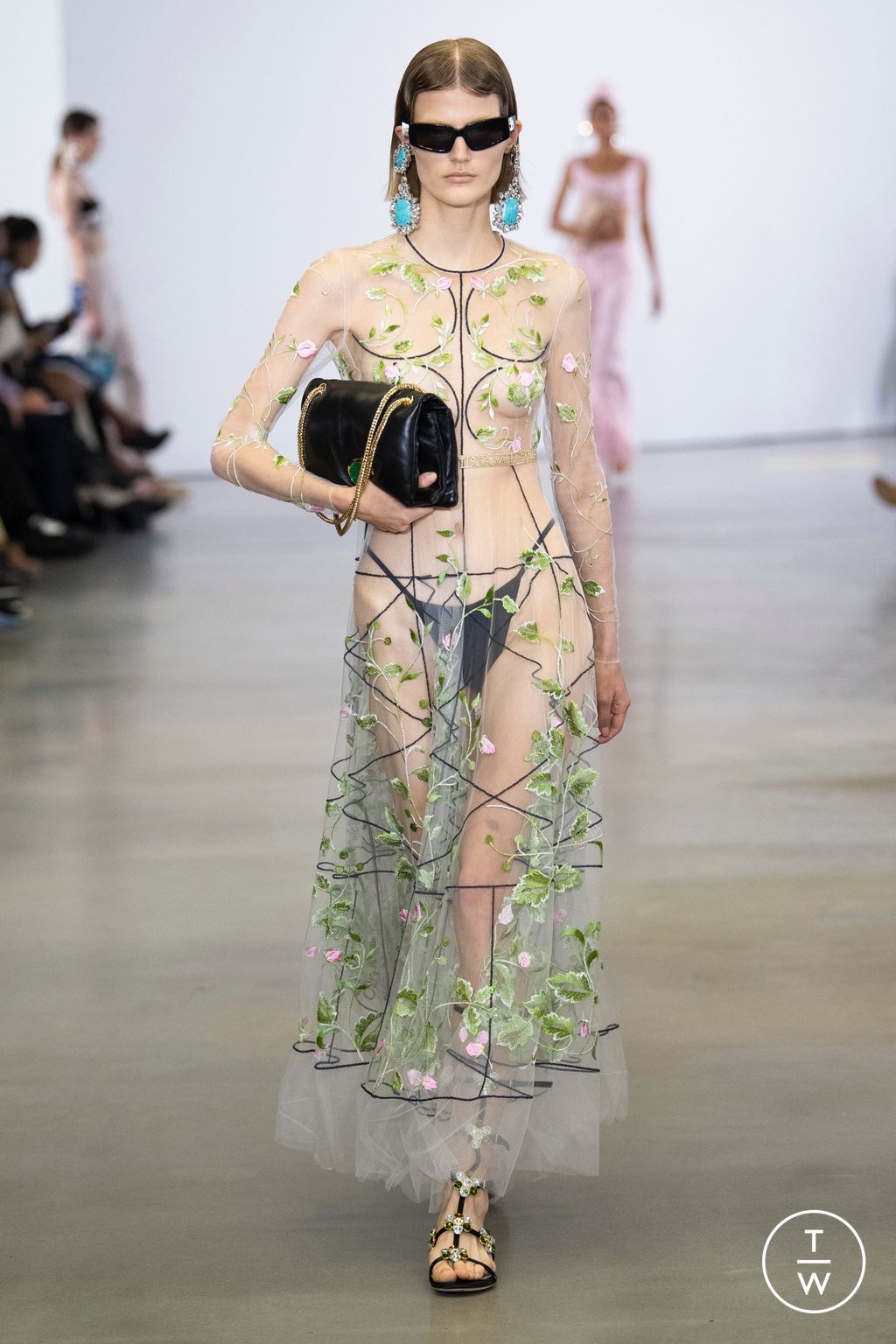 Fashion Week Paris Spring/Summer 2023 look 23 de la collection Giambattista Valli womenswear