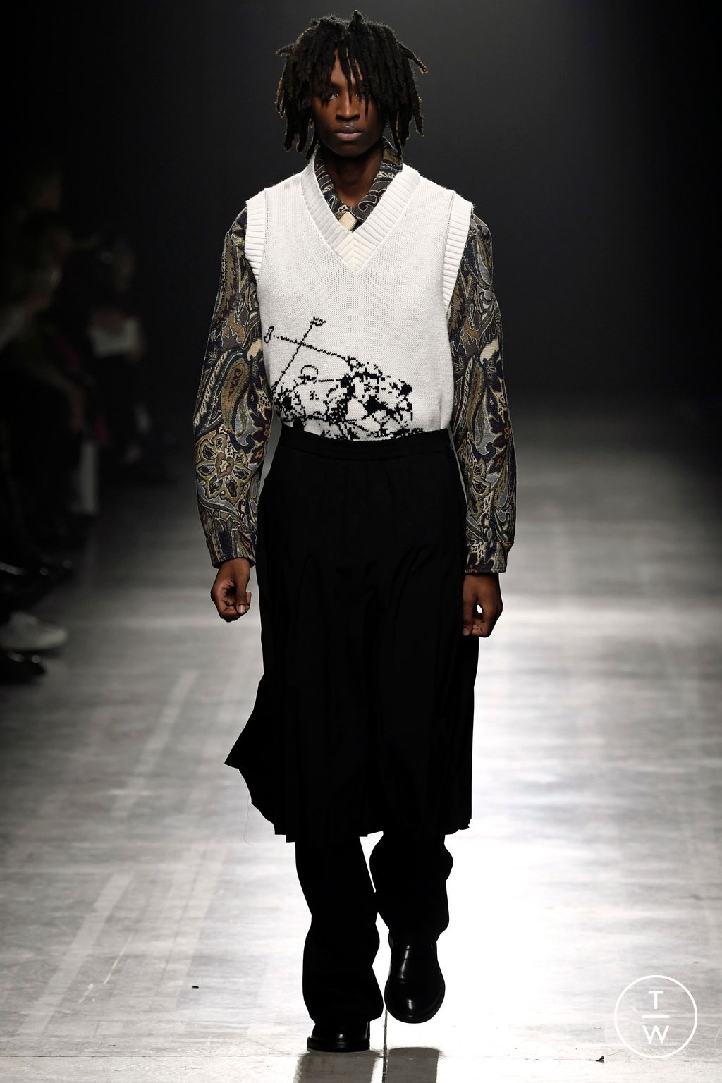 Fashion Week Milan Fall/Winter 2023 look 1 from the Family First collection 男装