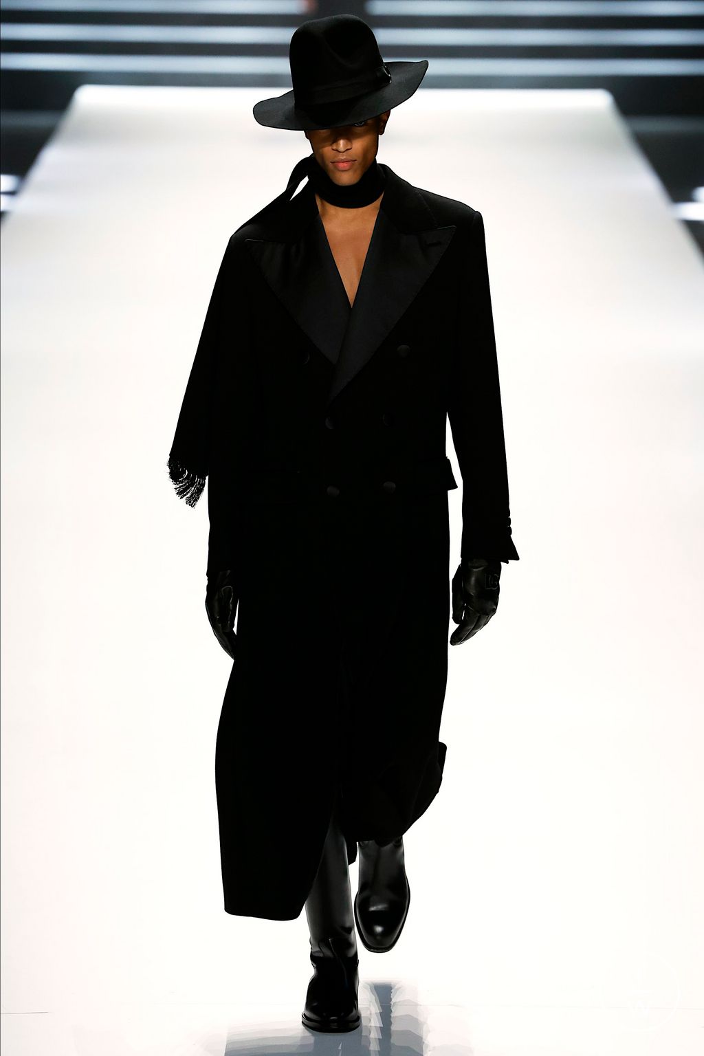 Fashion Week Milan Fall/Winter 2023 look 23 from the Dolce & Gabbana collection menswear