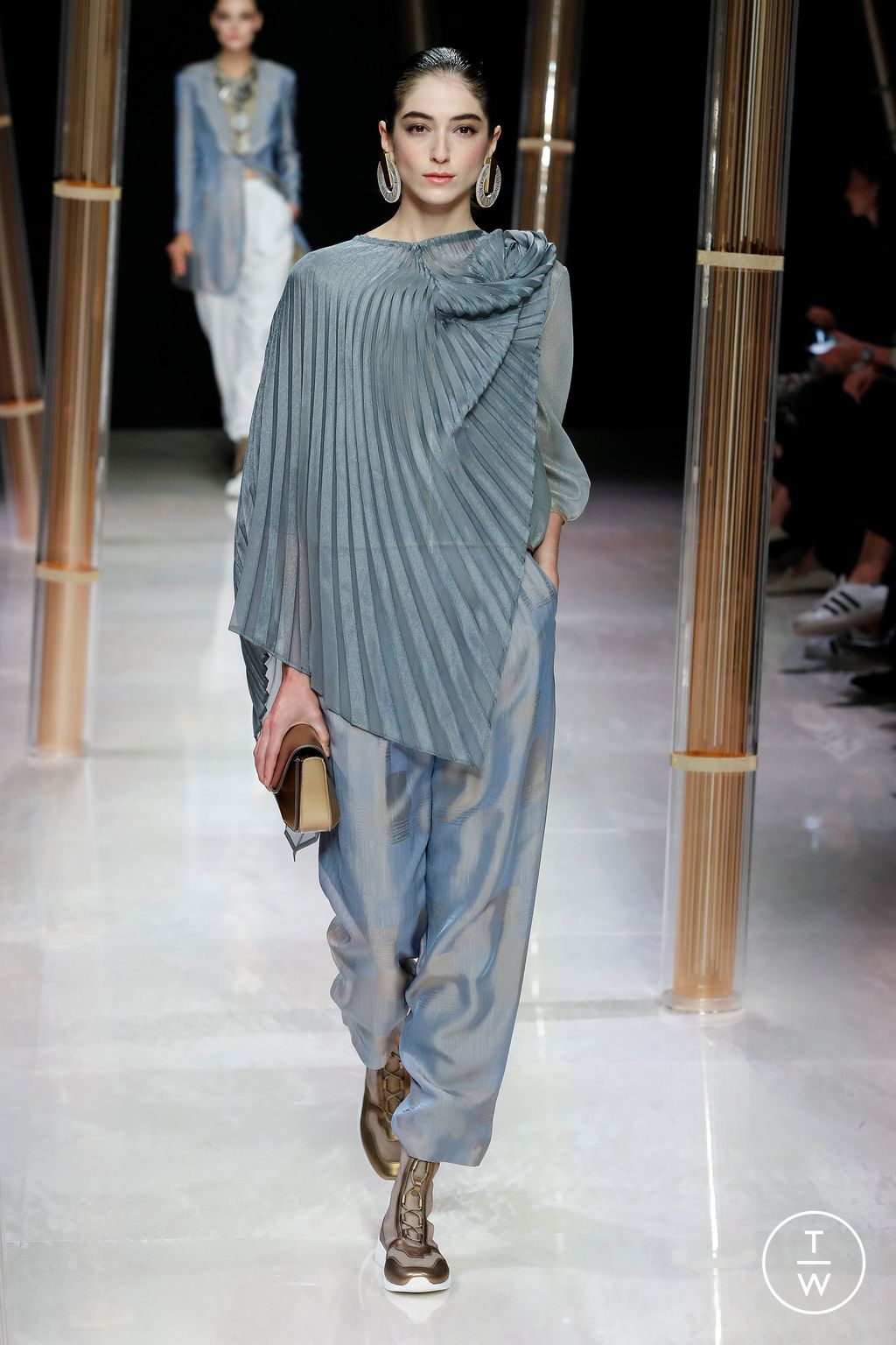 Fashion Week Milan Spring/Summer 2023 look 4 from the Giorgio Armani collection womenswear