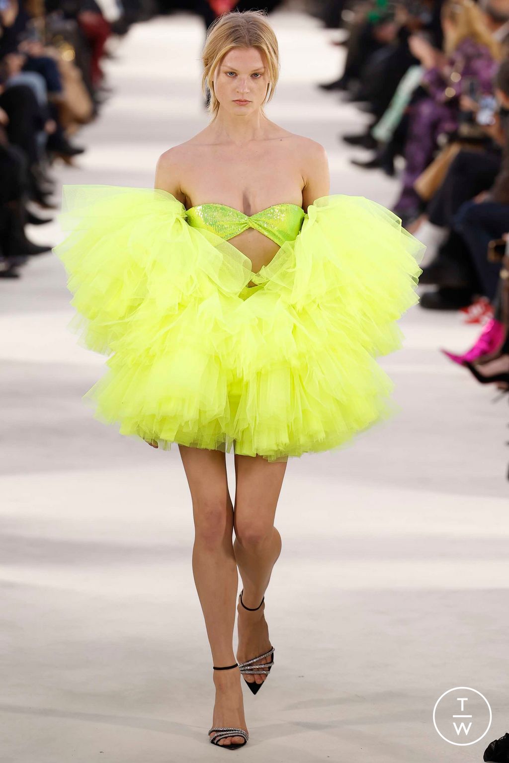 Fashion Week Paris Spring/Summer 2023 look 34 de la collection Alexandre Vauthier couture