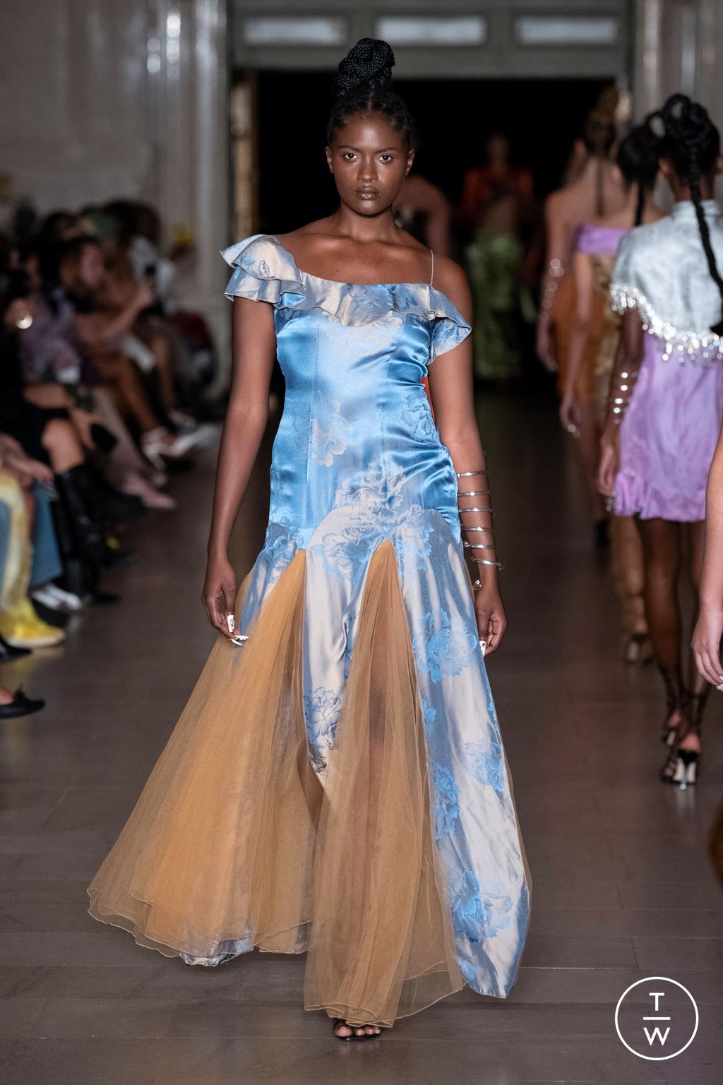 Fashion Week New York Spring/Summer 2023 look 16 de la collection Kim Shui womenswear
