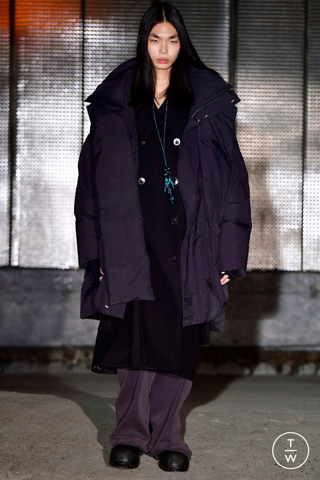 Fashion Week Paris Fall/Winter 2023 look 34 from the Études collection 男装