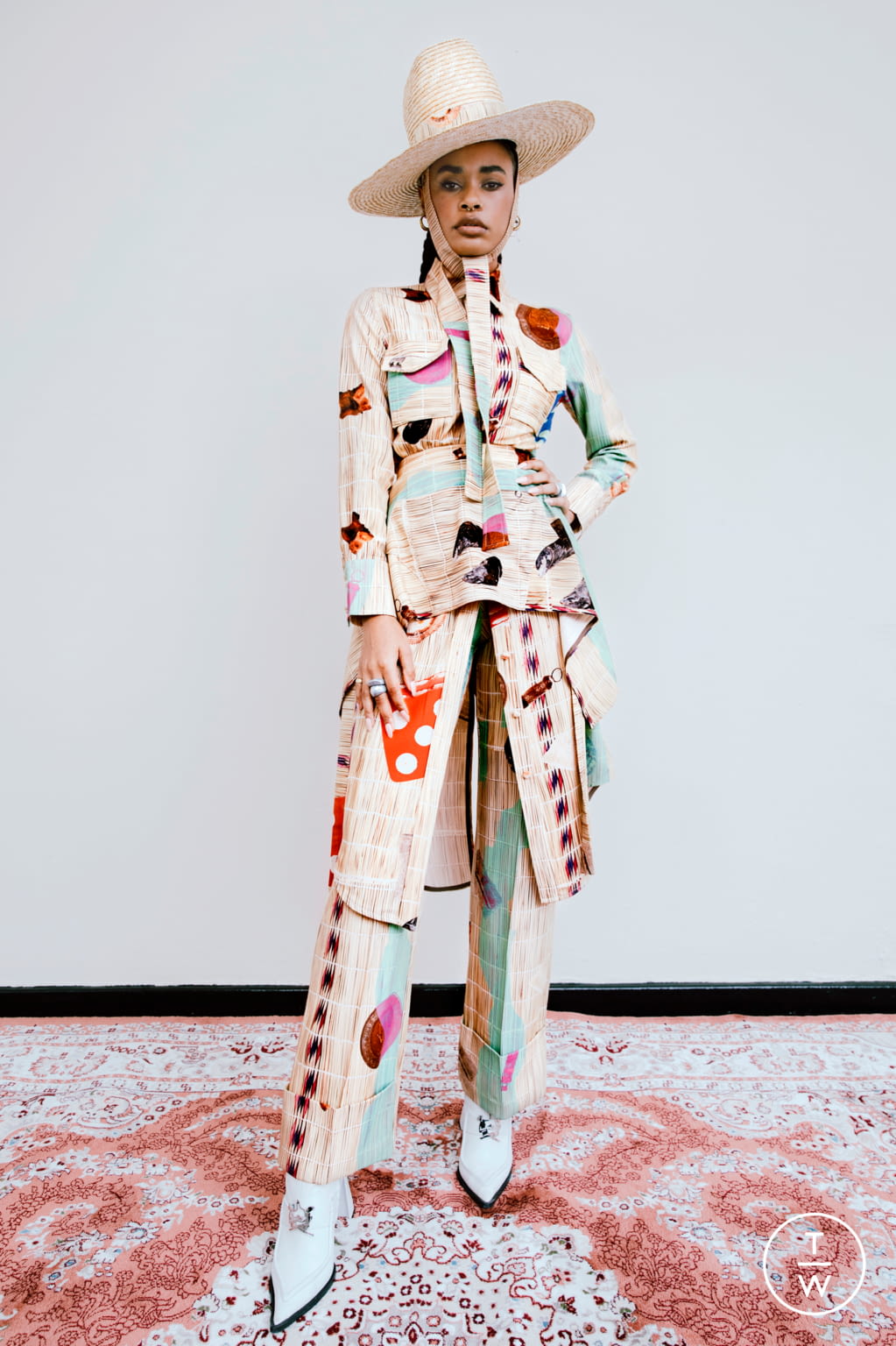 Fashion Week Paris Fall/Winter 2021 look 7 from the Thebe Magugu collection 女装