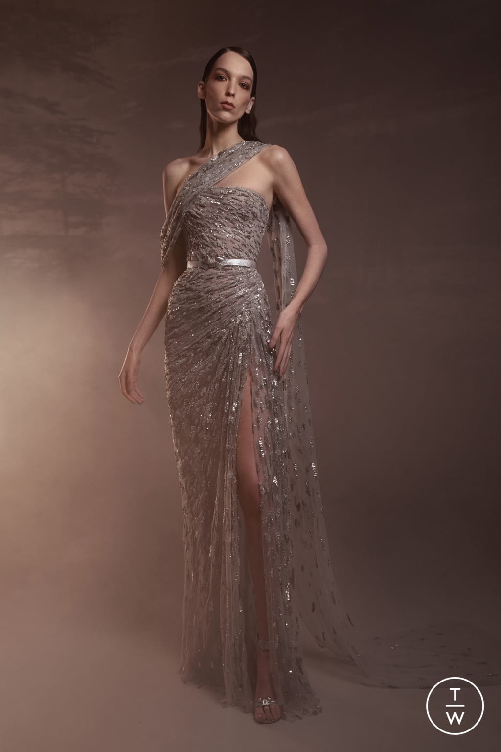 Fashion Week Paris Spring/Summer 2021 look 6 from the Zuhair Murad collection couture
